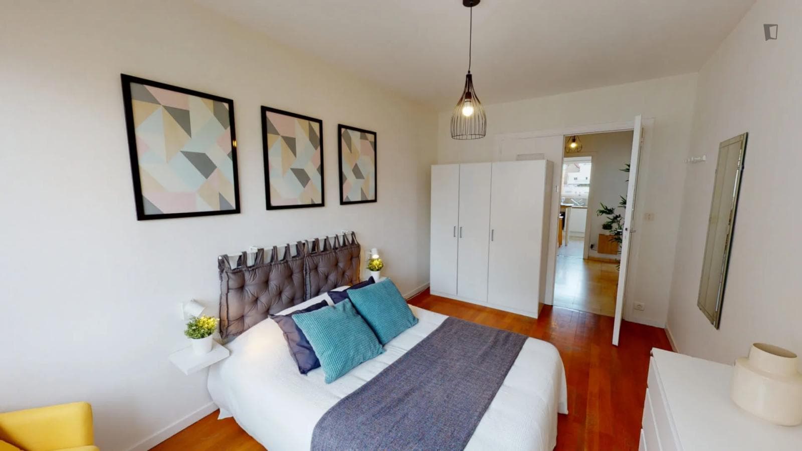 Lovely double bedroom close to Guillotière Gabriel Péri metro station photo 1