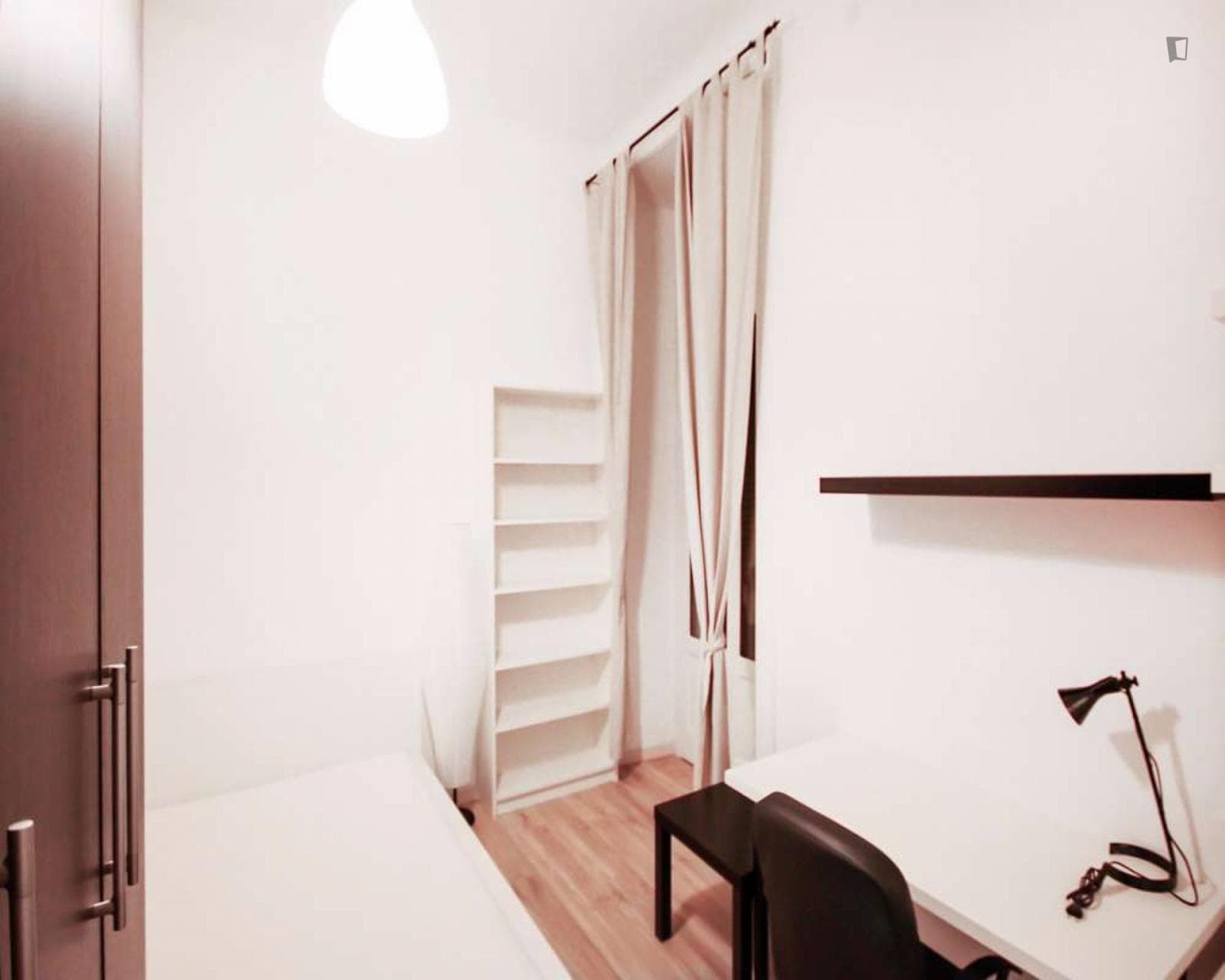 Neat double bedroom right next to Sondrio metro station photo 1