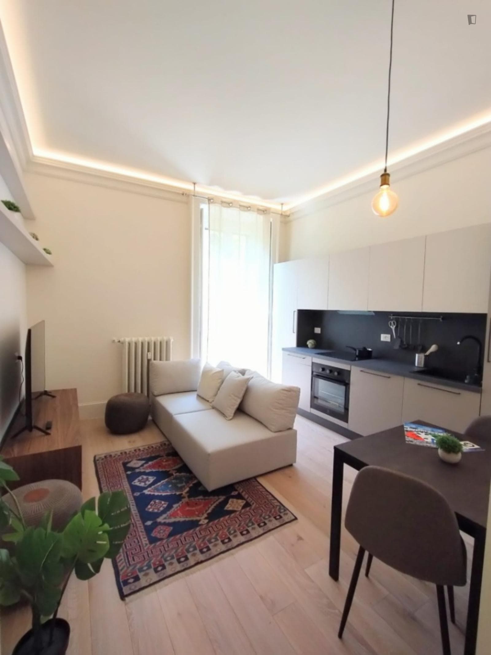 Sunny 1-bedroom flat in the Stazione Centrale area photo 1
