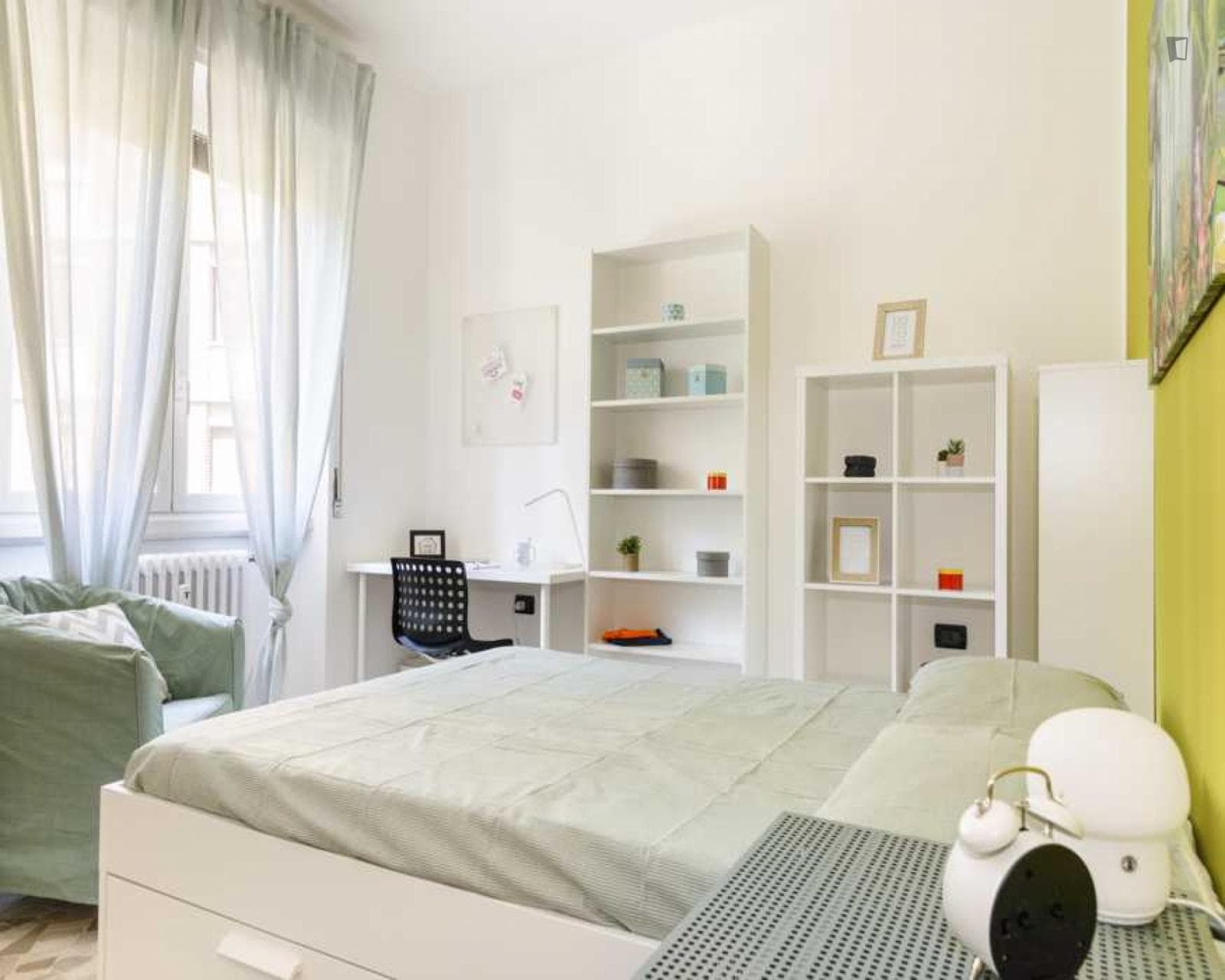 Bright double bedroom in Taliedo photo 1