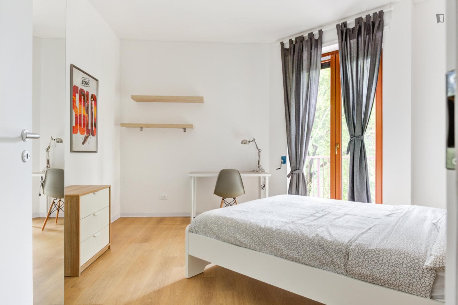 Bright double bedroom near Università Cattolica photo 1