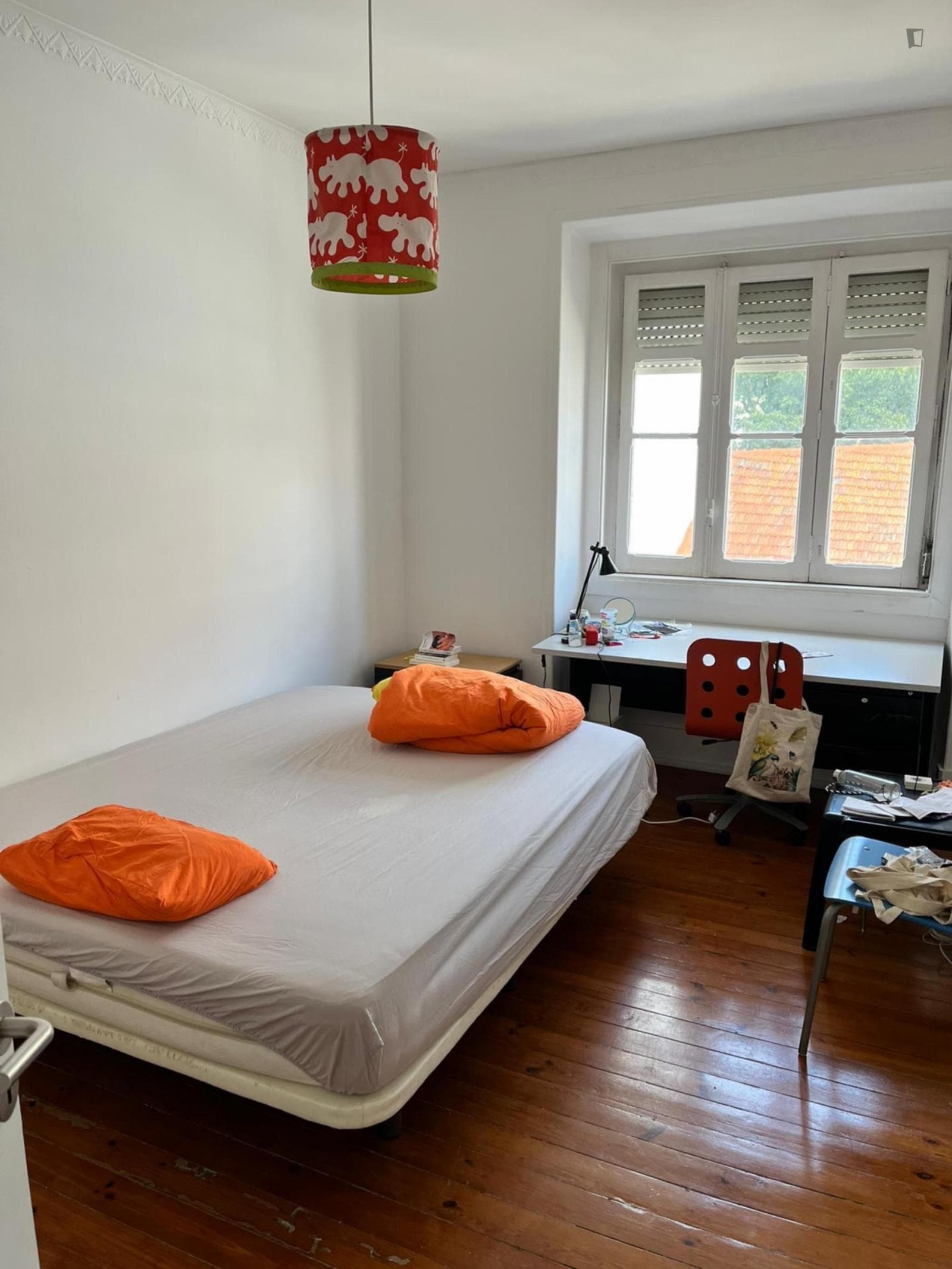 Cosy double bedroom next to LX Factory photo 1