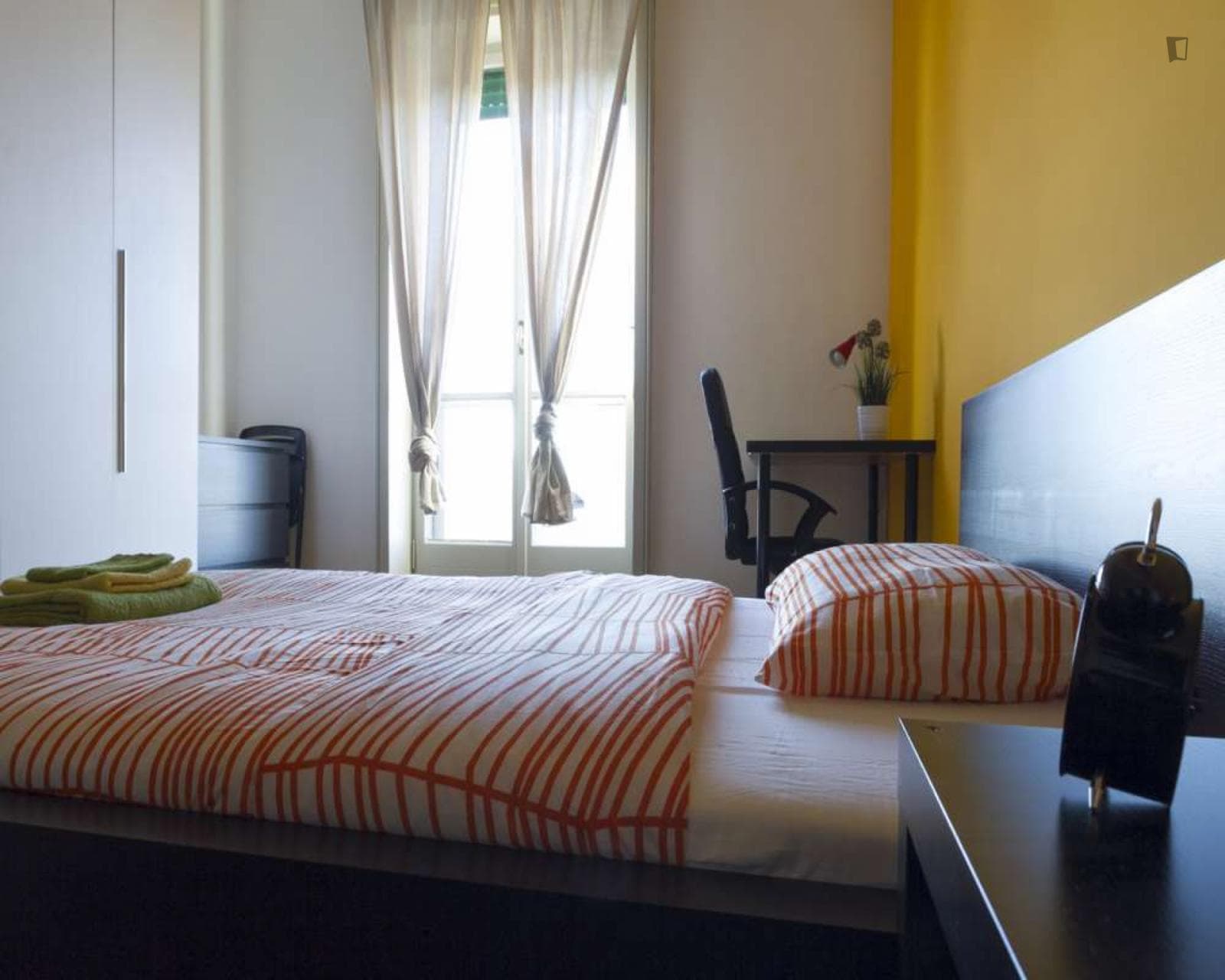 Cool double bedroom near Parco Industria Alfa Romeo - Portello photo 1