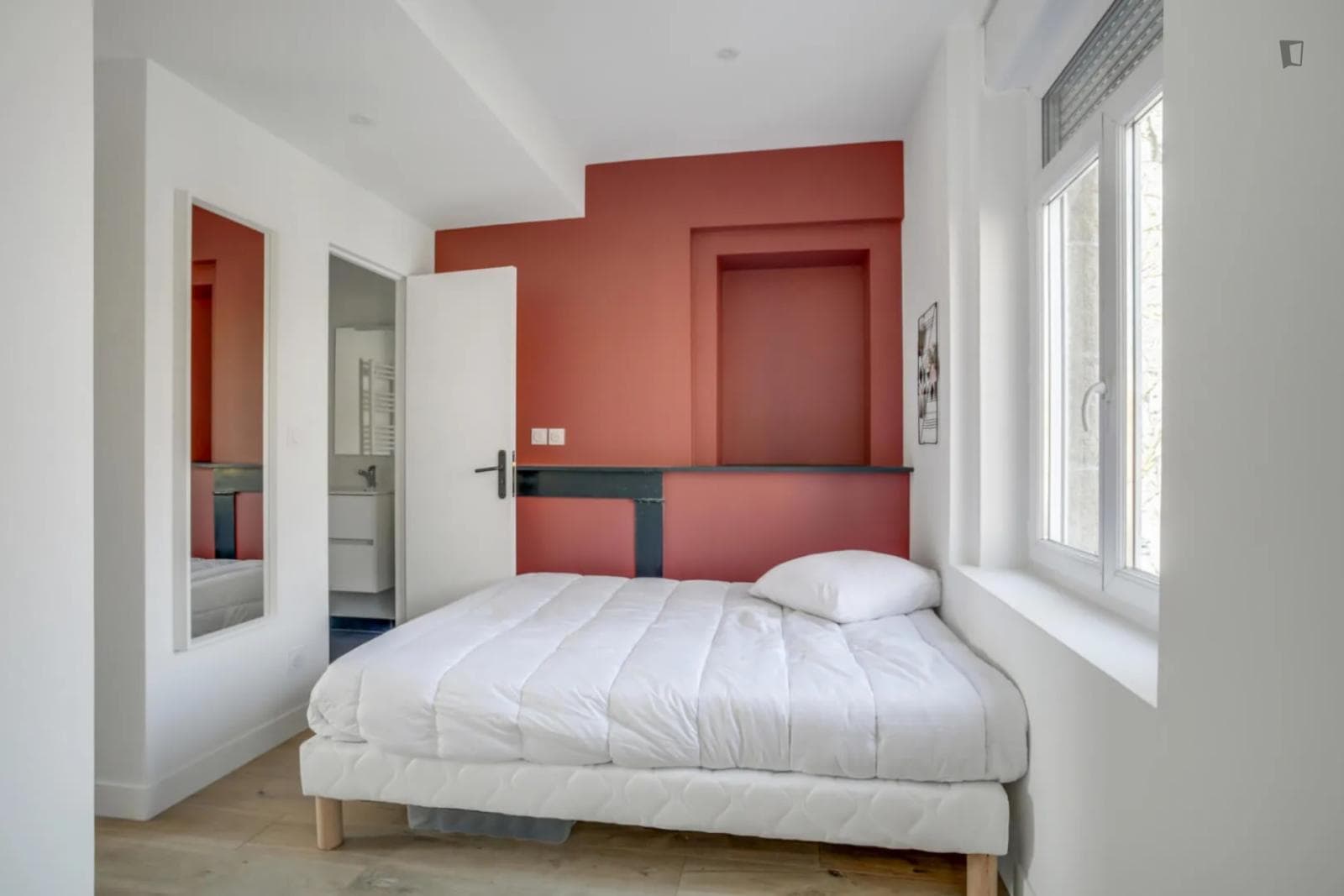 Nice double ensuite bedroom close to Institut Catholique d'Arts et Métiers photo 1