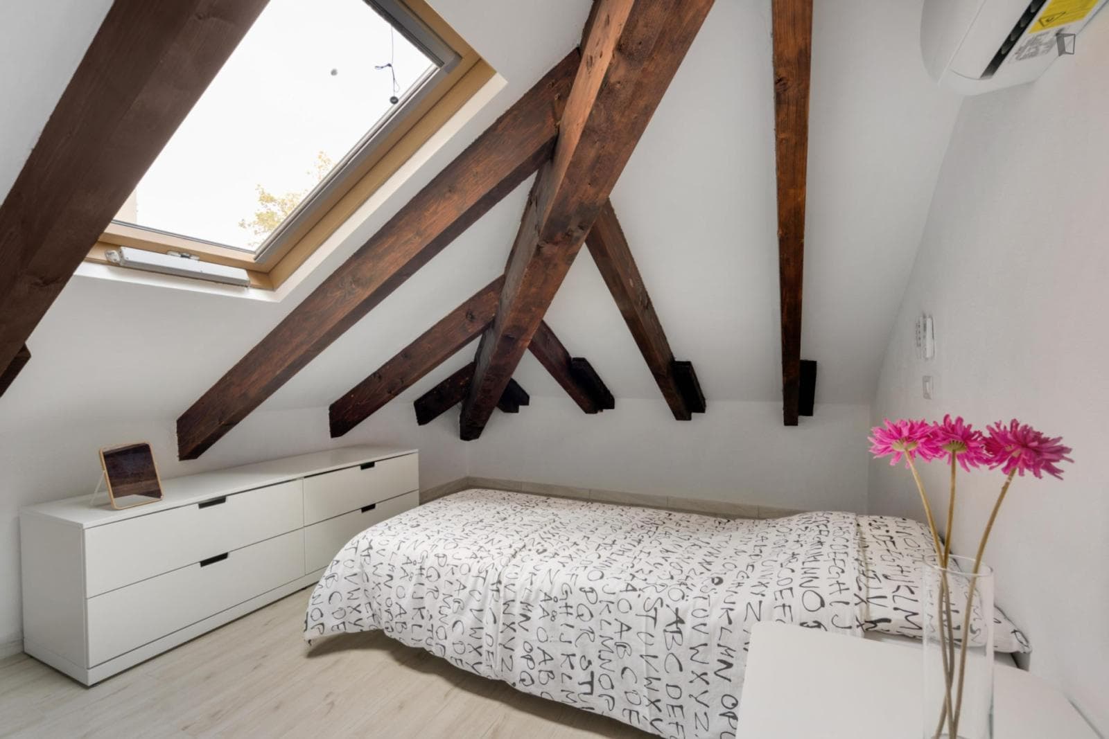 Comfy single bedroom close to Politecnico di Milano photo 1
