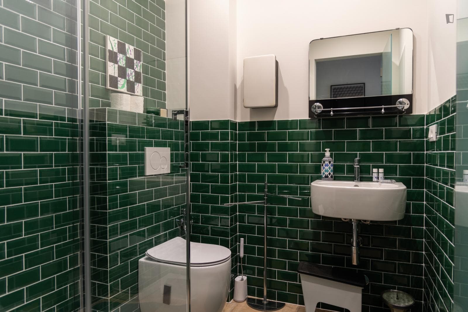 Snug 3-bedroom apartment with balcony near Portello metro station photo 1
