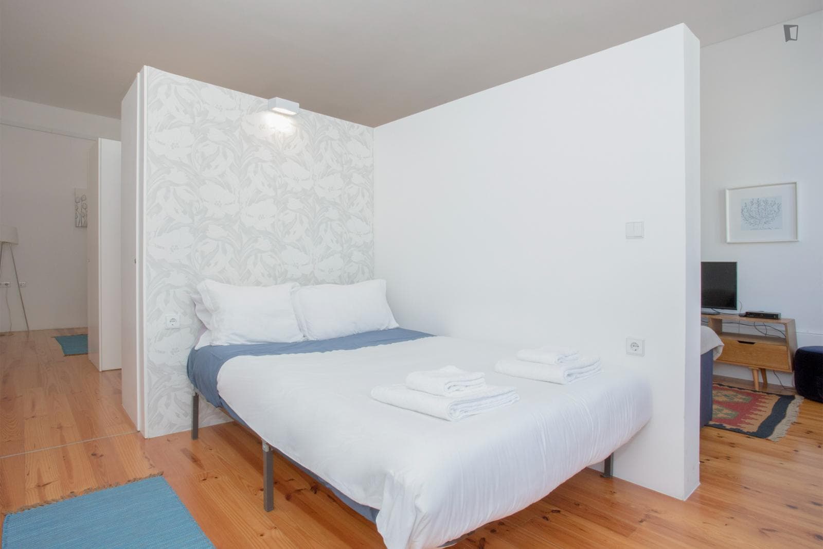 Pleasant 2-bedroom apartment next to Mercado do Bolhão photo 1