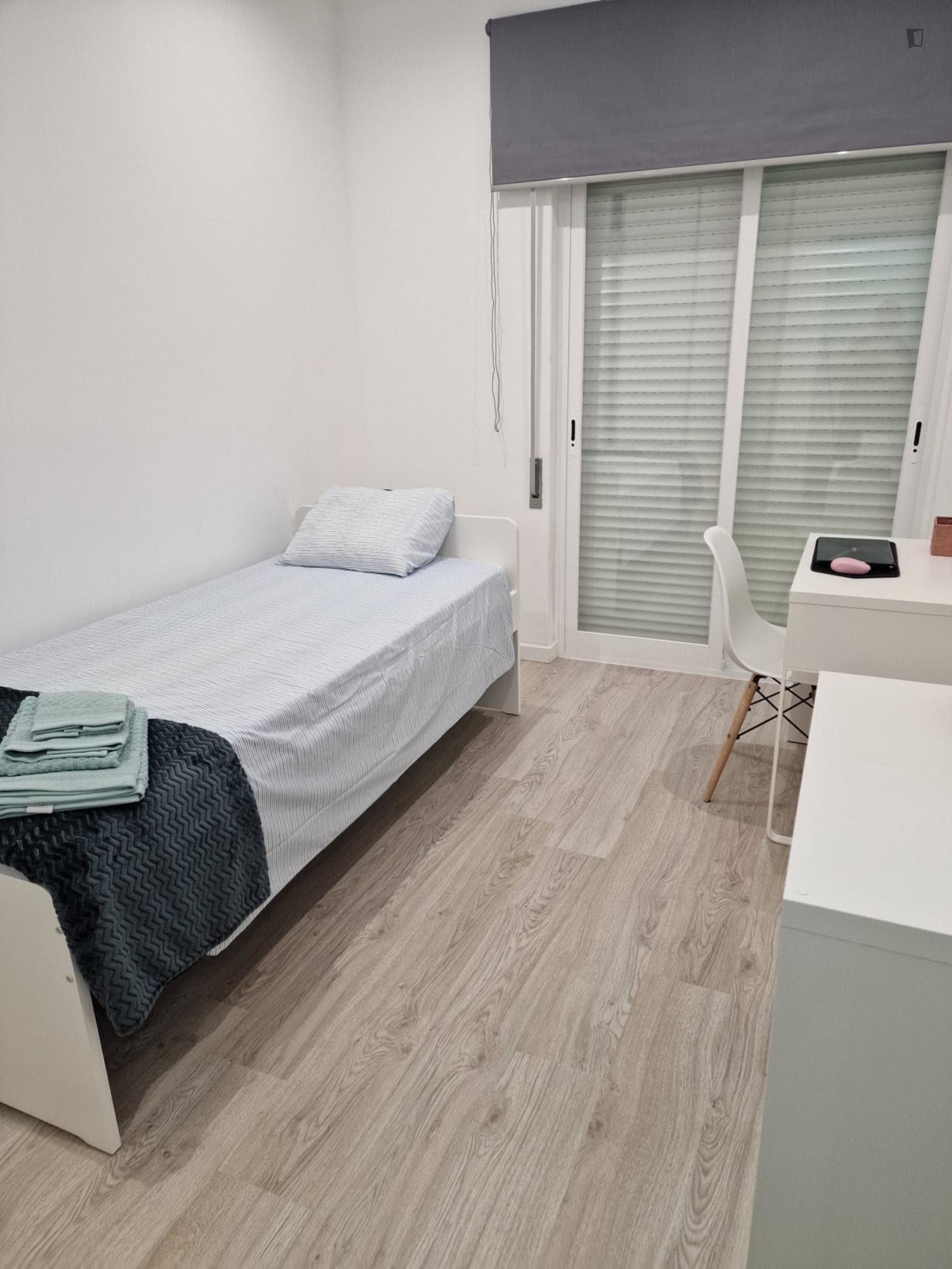 Beautiful single bedroom not too far from Instituto Politécnico de Setúbal photo 1