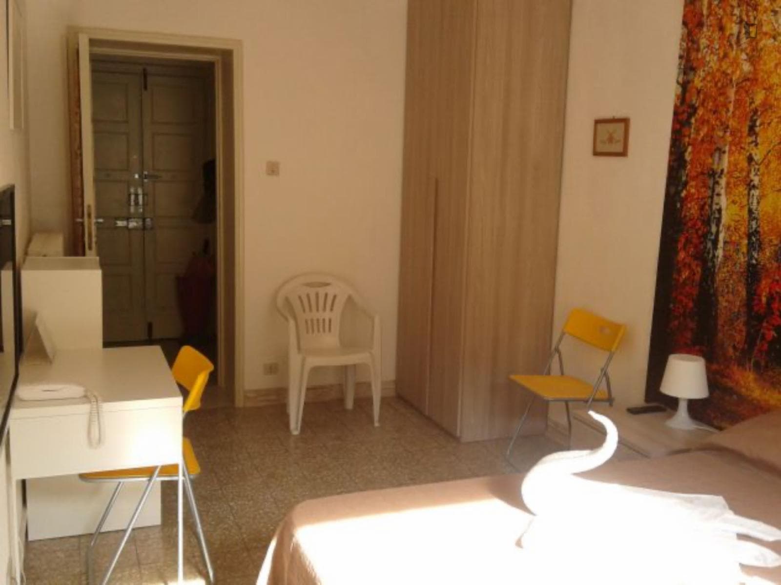 Comfortable Twin Bedroom In Pisa Centre close to the Central Station photo 1