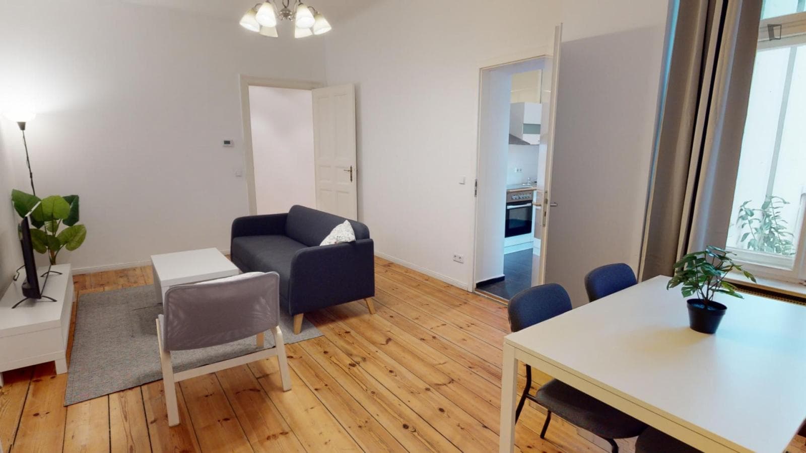 Pleasant 1-bedroom apartment not far from the Technische Universität Berlin photo 1