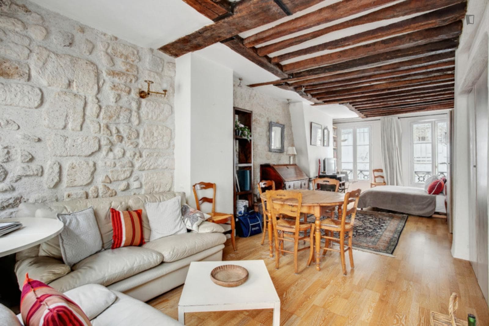 Welcoming studio in the Luxembourg neighbourhood photo 1