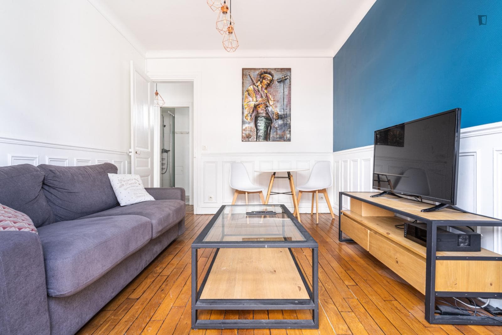 Charming 1-bedroom apartment near Clichy - Levallois train station photo 1