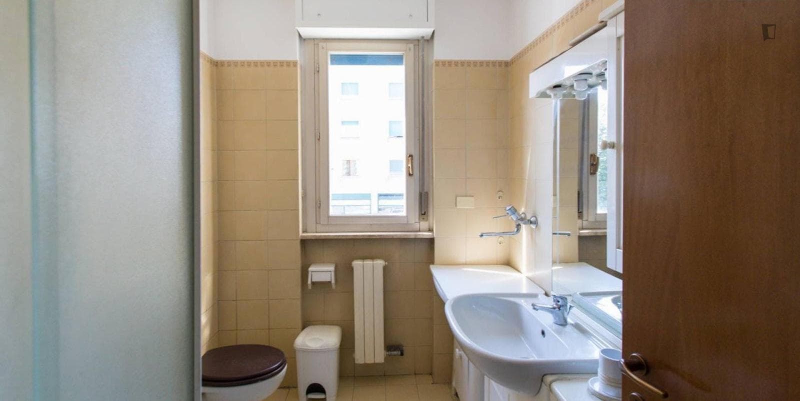Bed in a twin bedroom in a 2-bedroom flat near Parco delle Cave photo 1