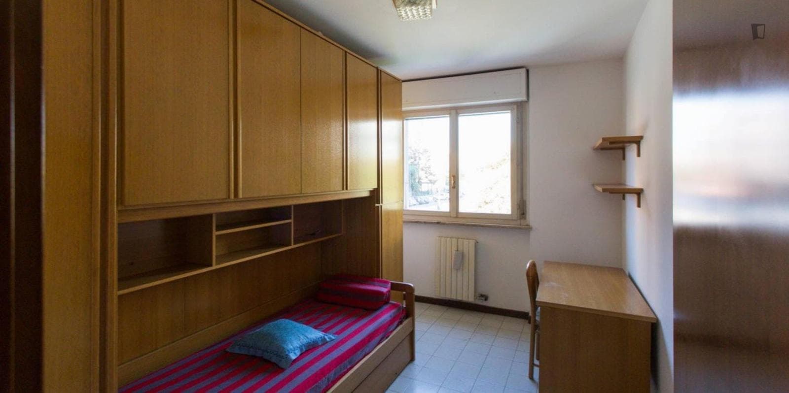 Comfy single bedroom in a 2-bedroom flat close to Parco delle Cave photo 1