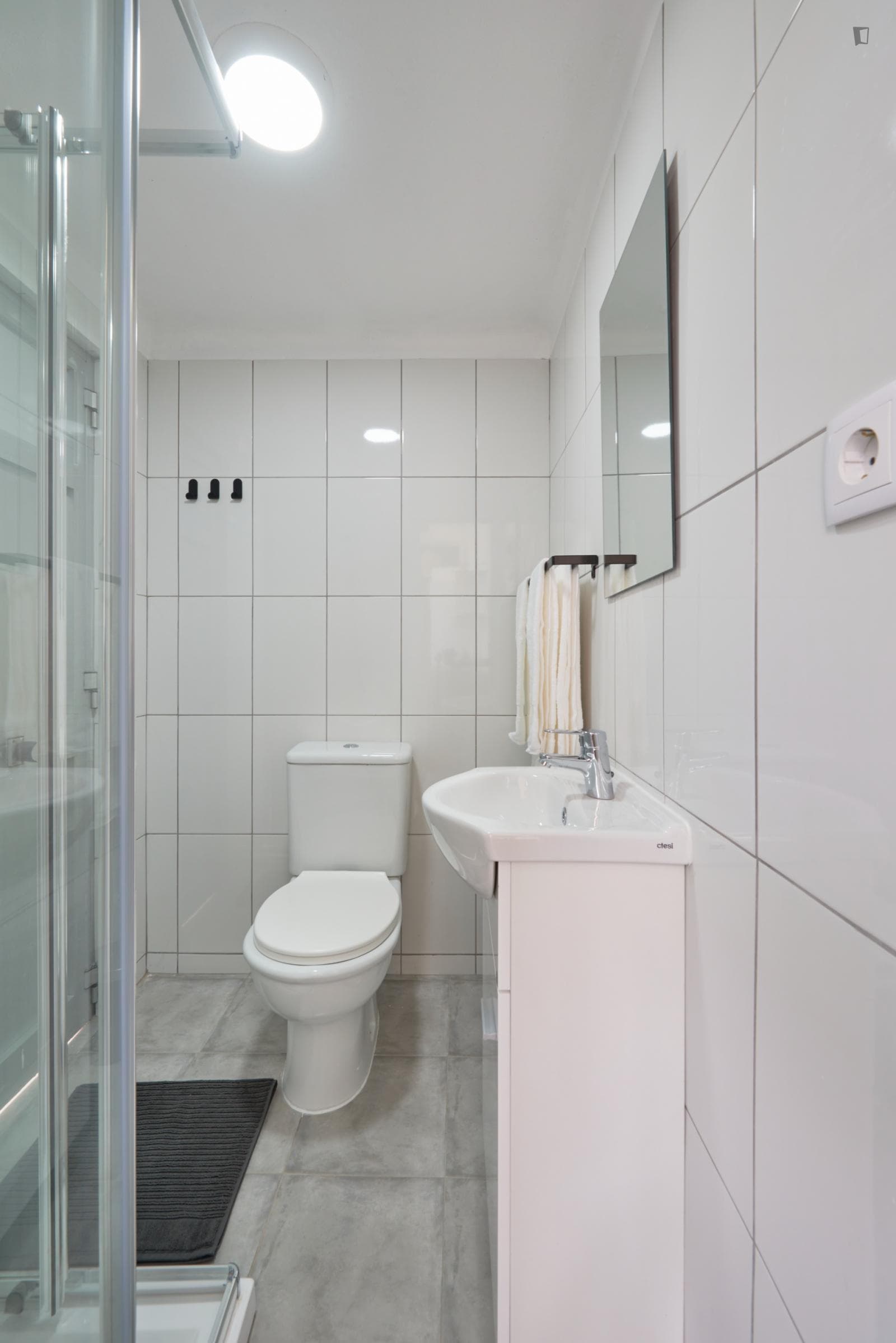 Lovely double bedroom not far from Instituto Superior Técnico photo 1