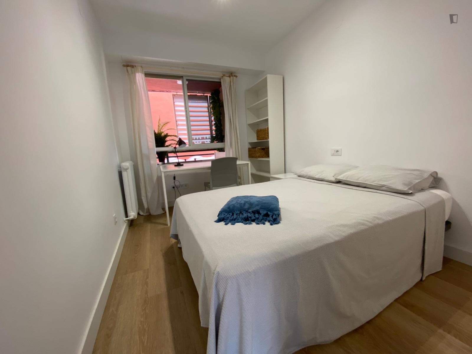 GREAT COMFORTABLE Bedroom in UPMOST CENTRAL and RENOVATED Apartment photo 1