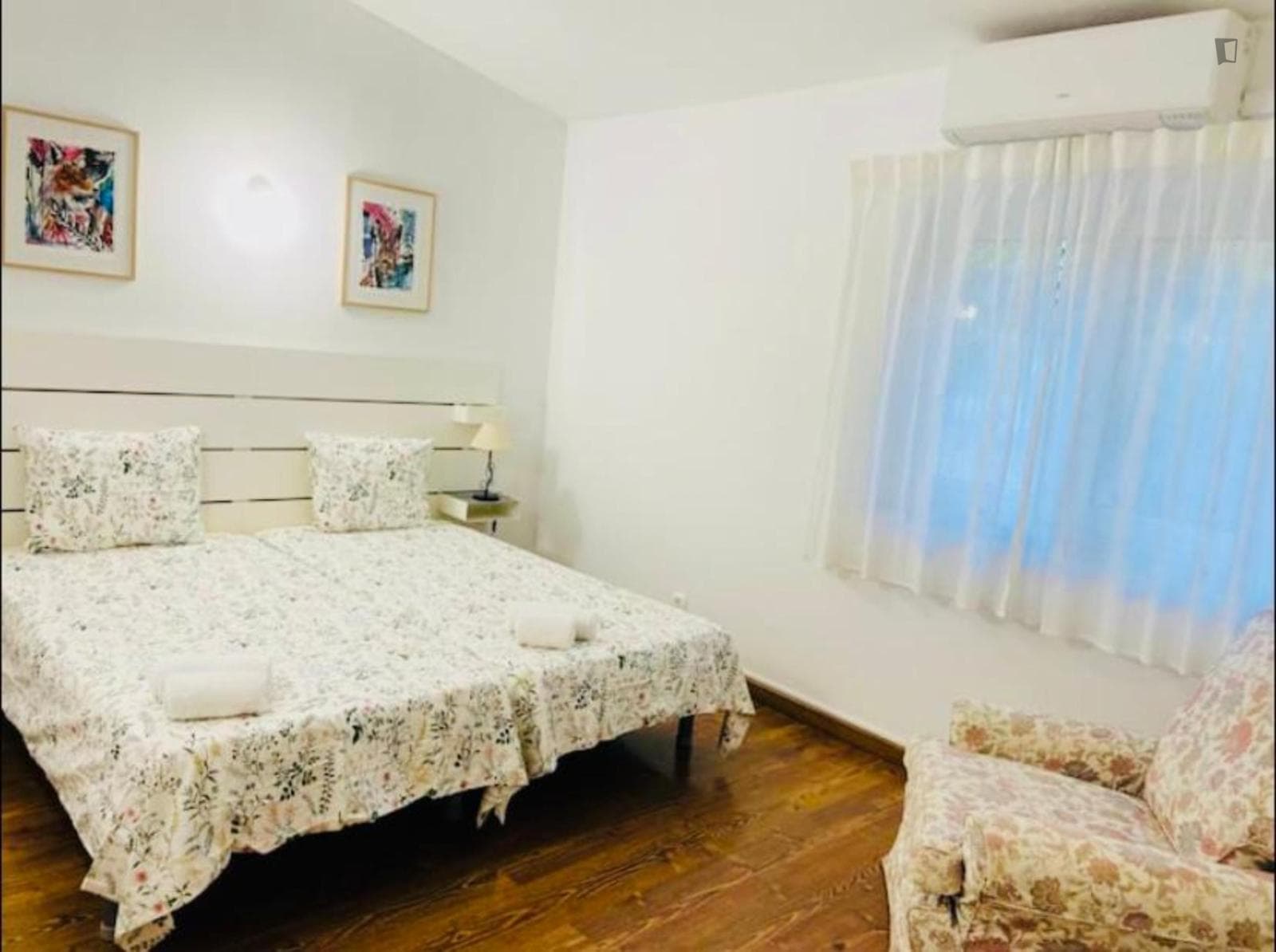 Amazing 3-bedroom flat with a swimming pool and a fantastic outdoor space photo 1
