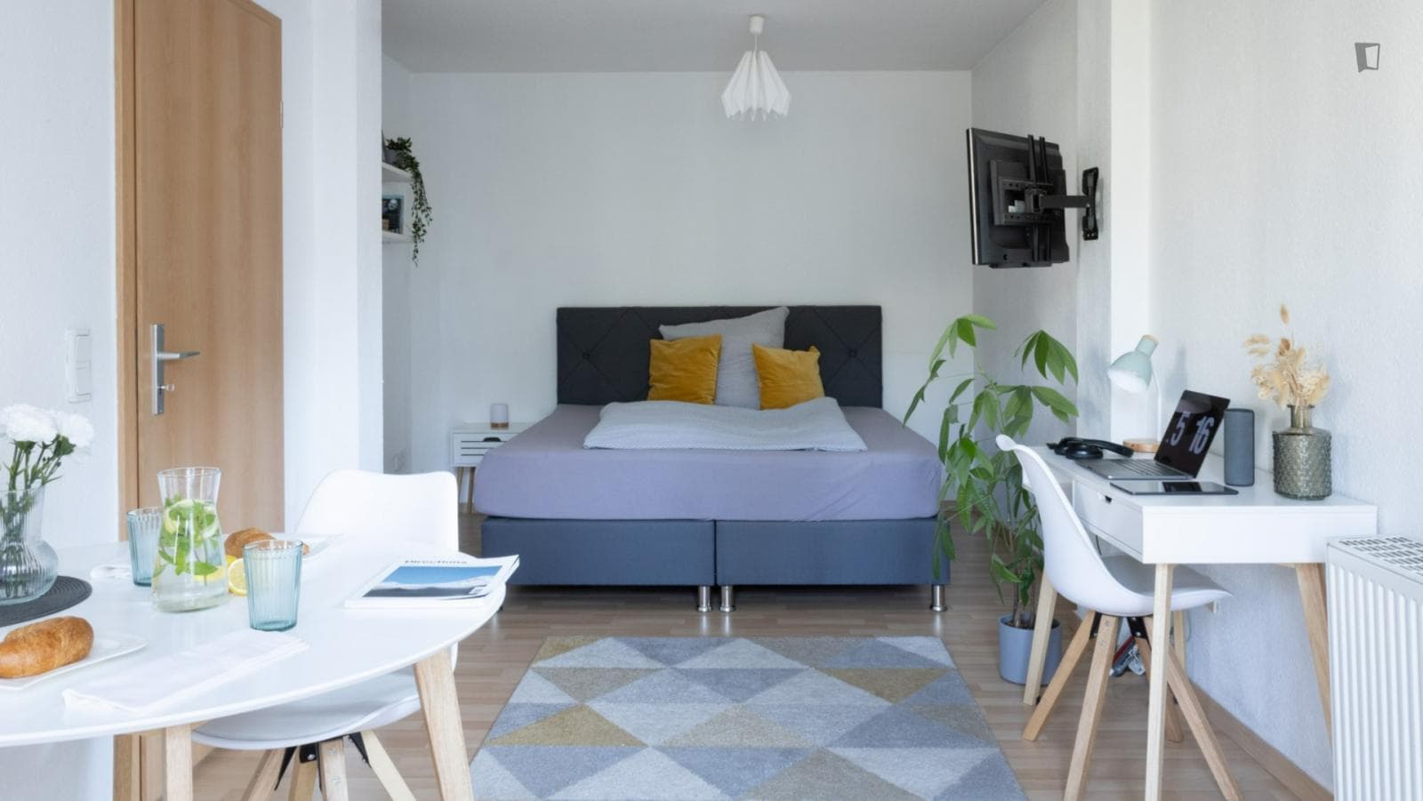 WE 17 Appartement mit Netflix, Boxspringbett und Terrasse photo 1