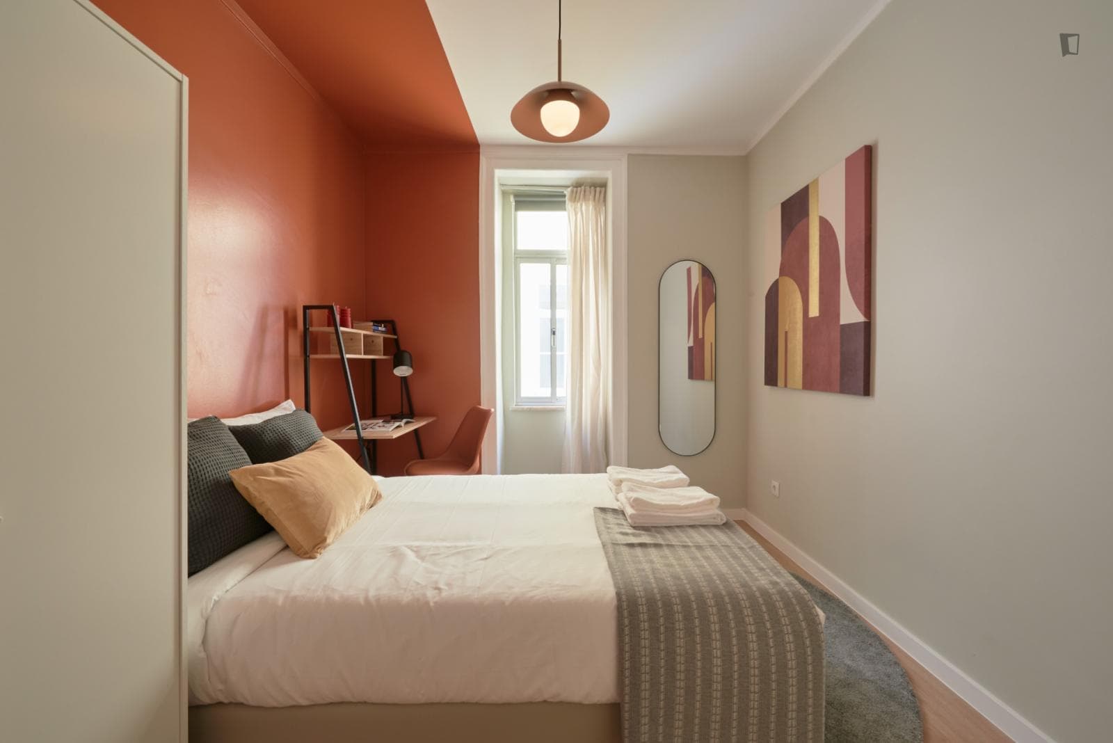 Cosy double bedroom near Arroios metro station photo 1