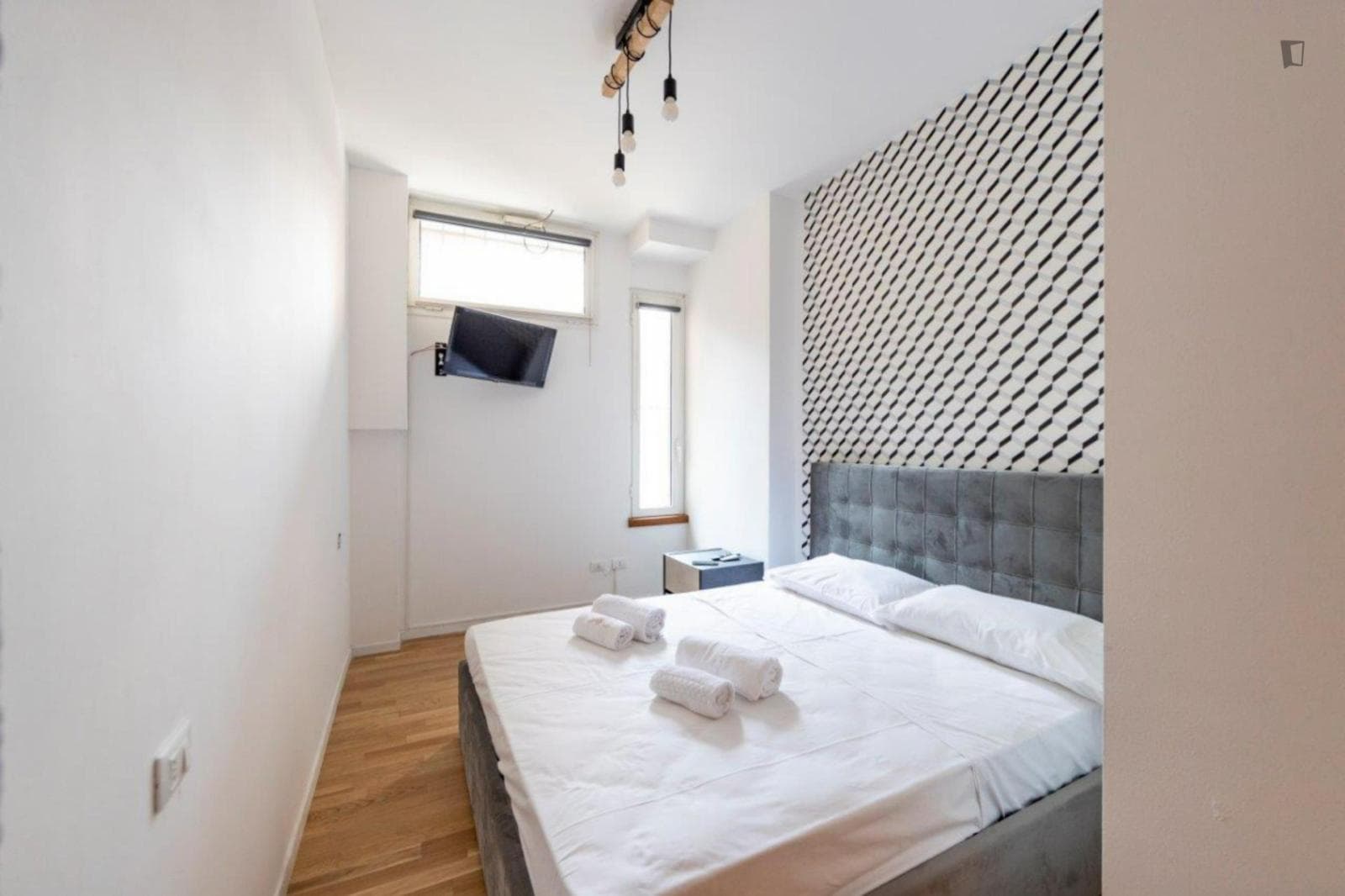 Elegant 3-bedroom apartment in Ticinese photo 1