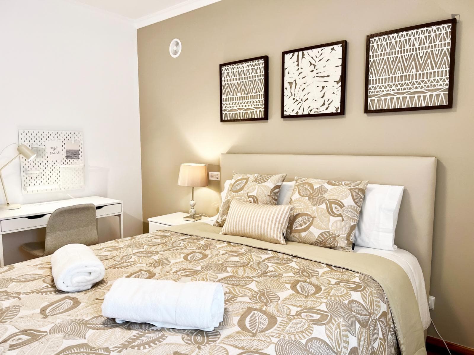 Deluxe 2-Bedroom Central Quiet Apartment with Direct Cascais Downtown Access photo 1