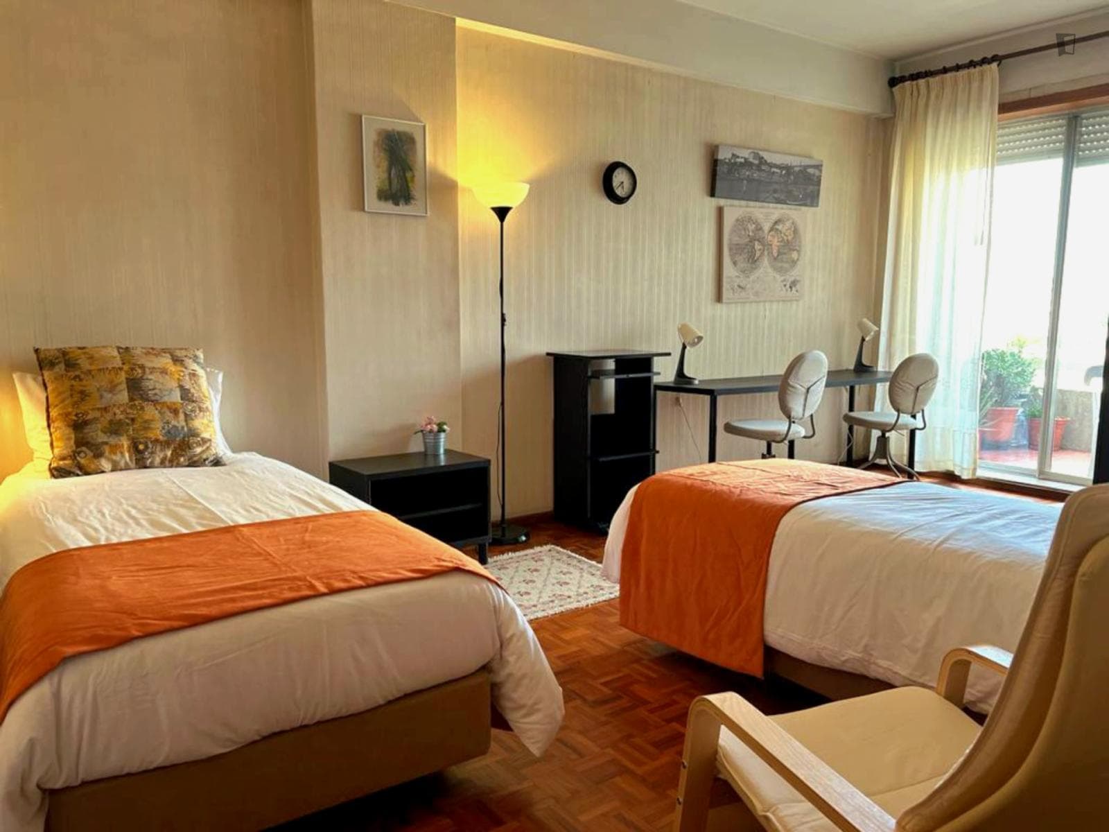 Very cool twin bedroom in Bonfim photo 1