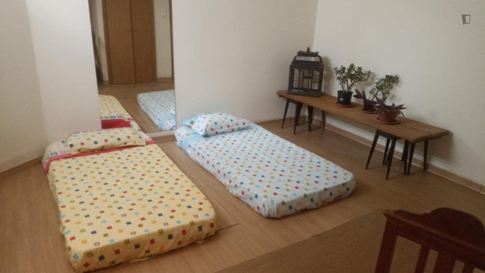 Cosy twin bedroom close to Lisbon School of Economics and Management (ISEG) photo 1