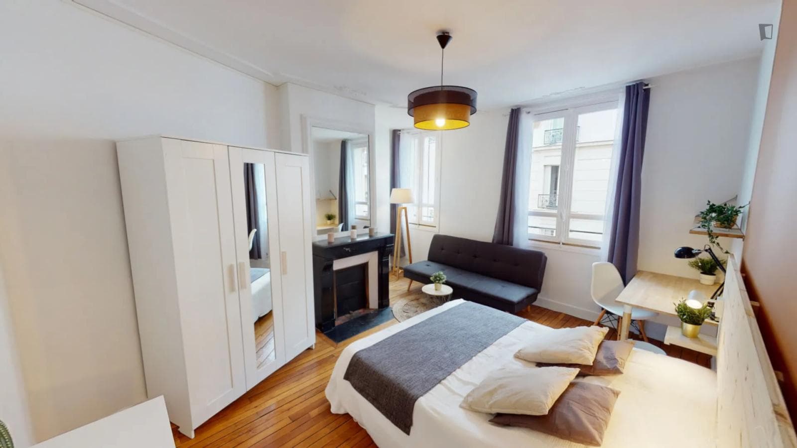 Large double bedroom near the Porte de Saint-Cloud metro photo 1