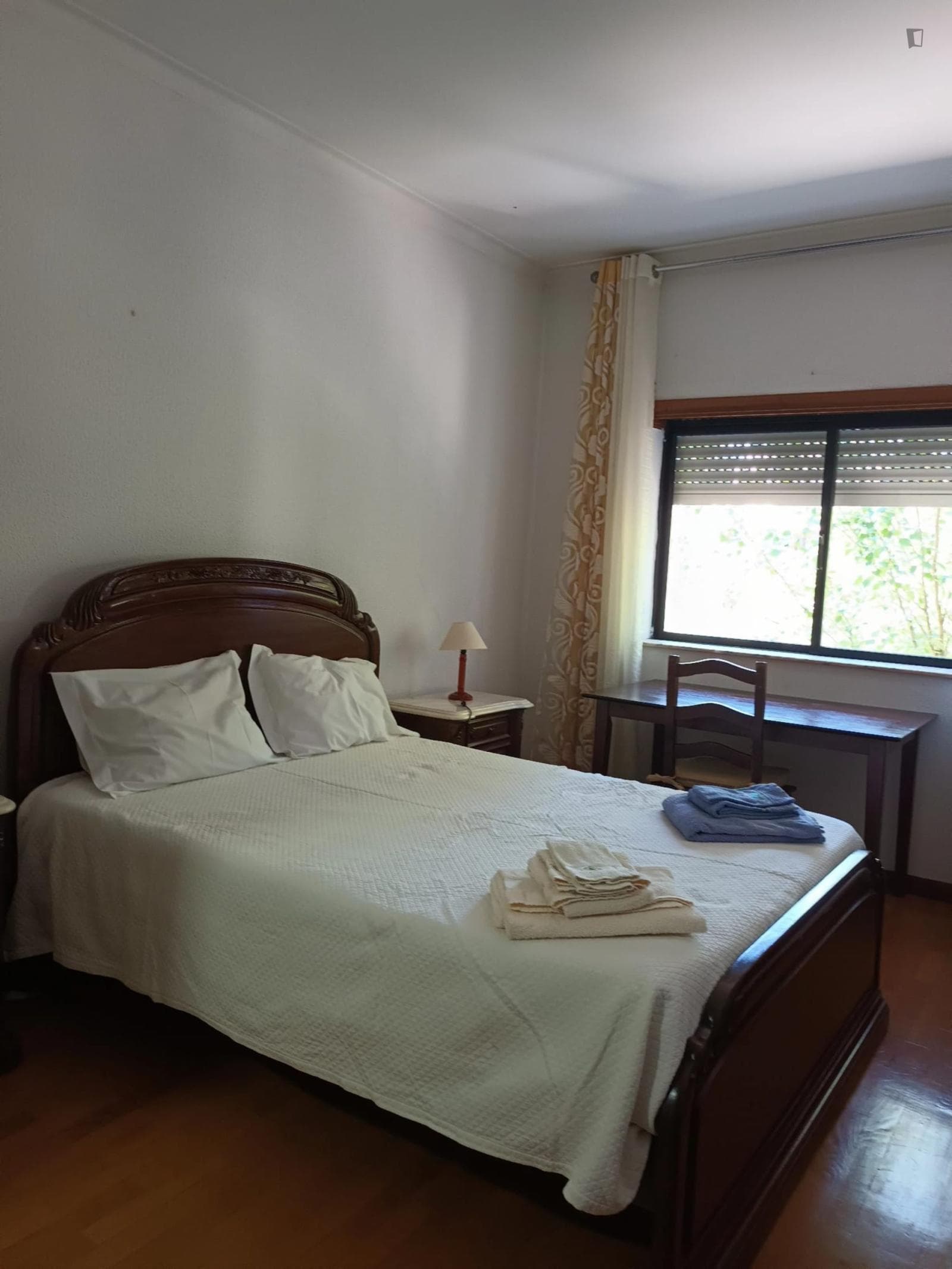 Lovely double ensuite bedroom photo 1