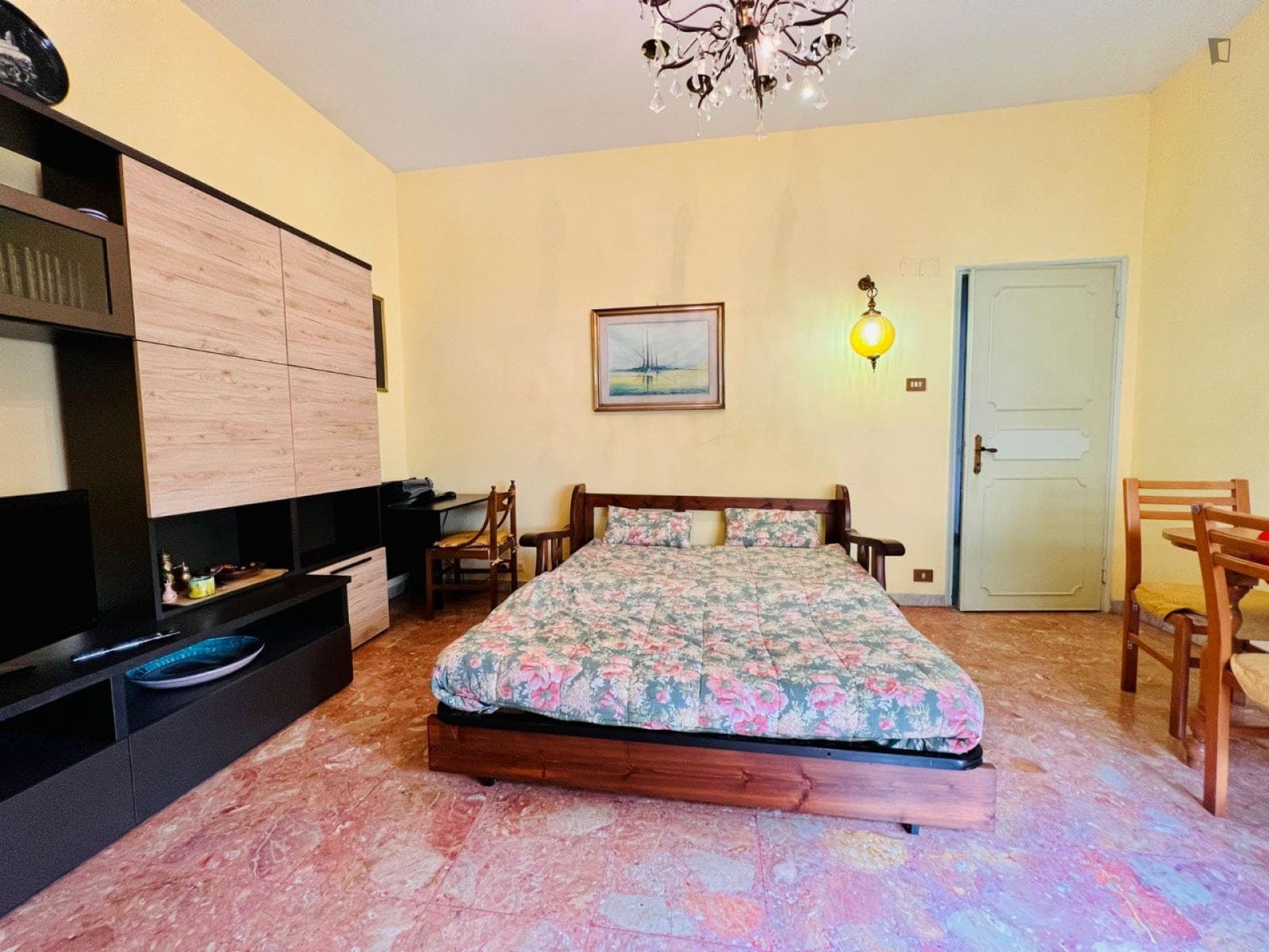 Inviting double bedroom in Tuscolano photo 1