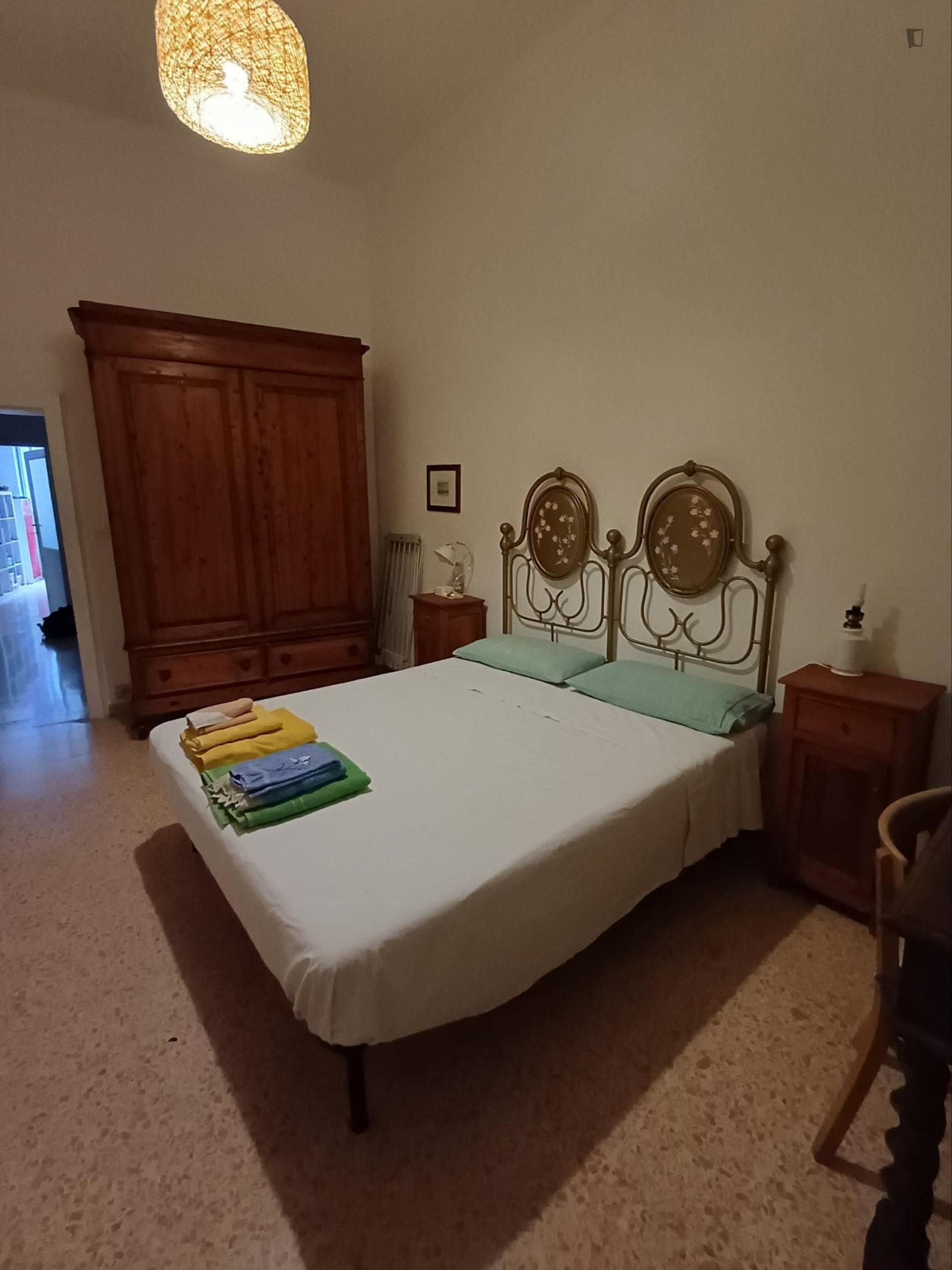 Homely double bedroom near Piazza IV Novembre photo 1