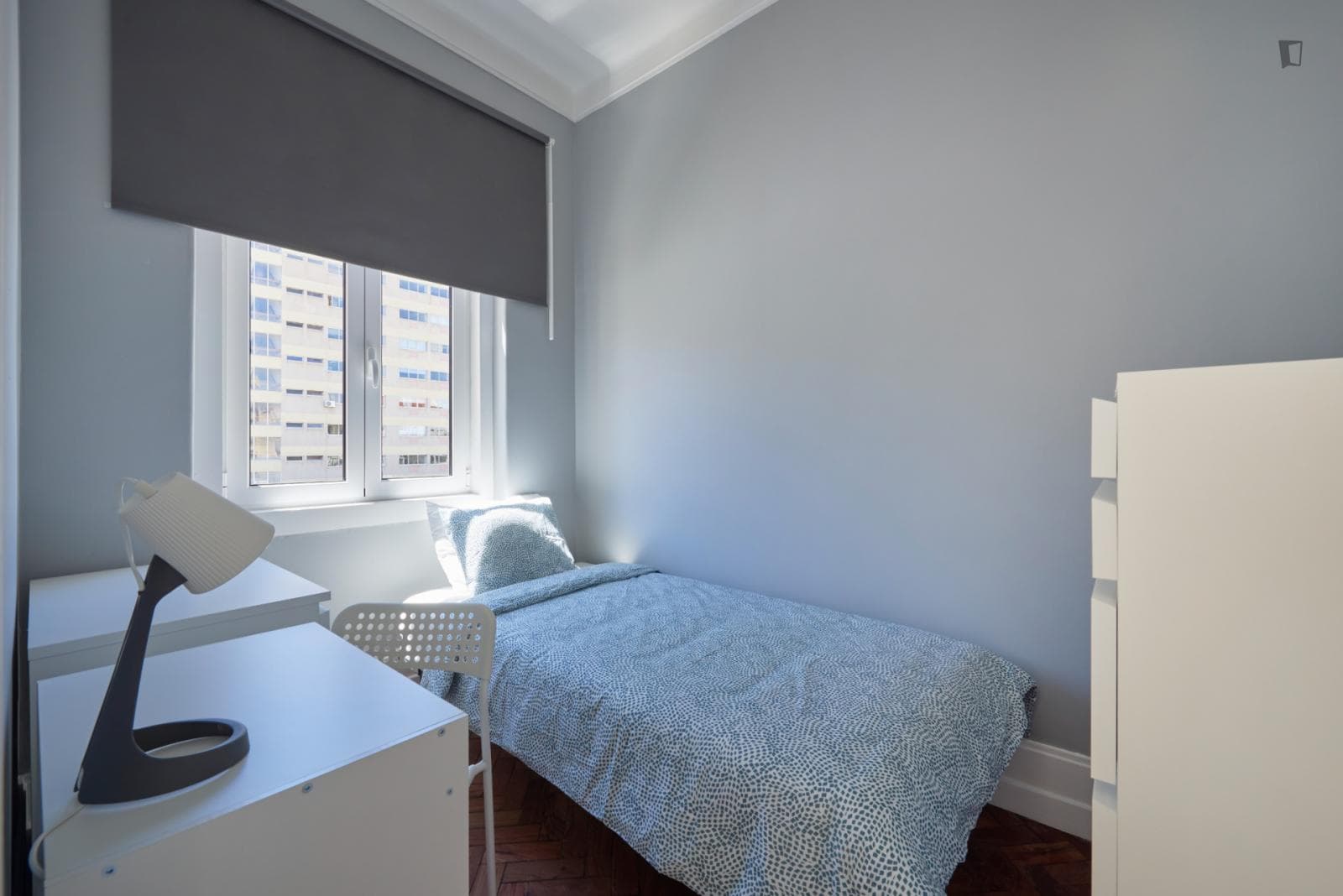 Welcoming single bedroom close to Praça de Espanha metro station photo 1