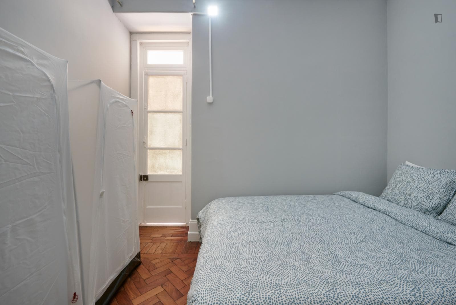 Attractive double bedroom steps away from Calouste Gulbenkian Museum photo 1