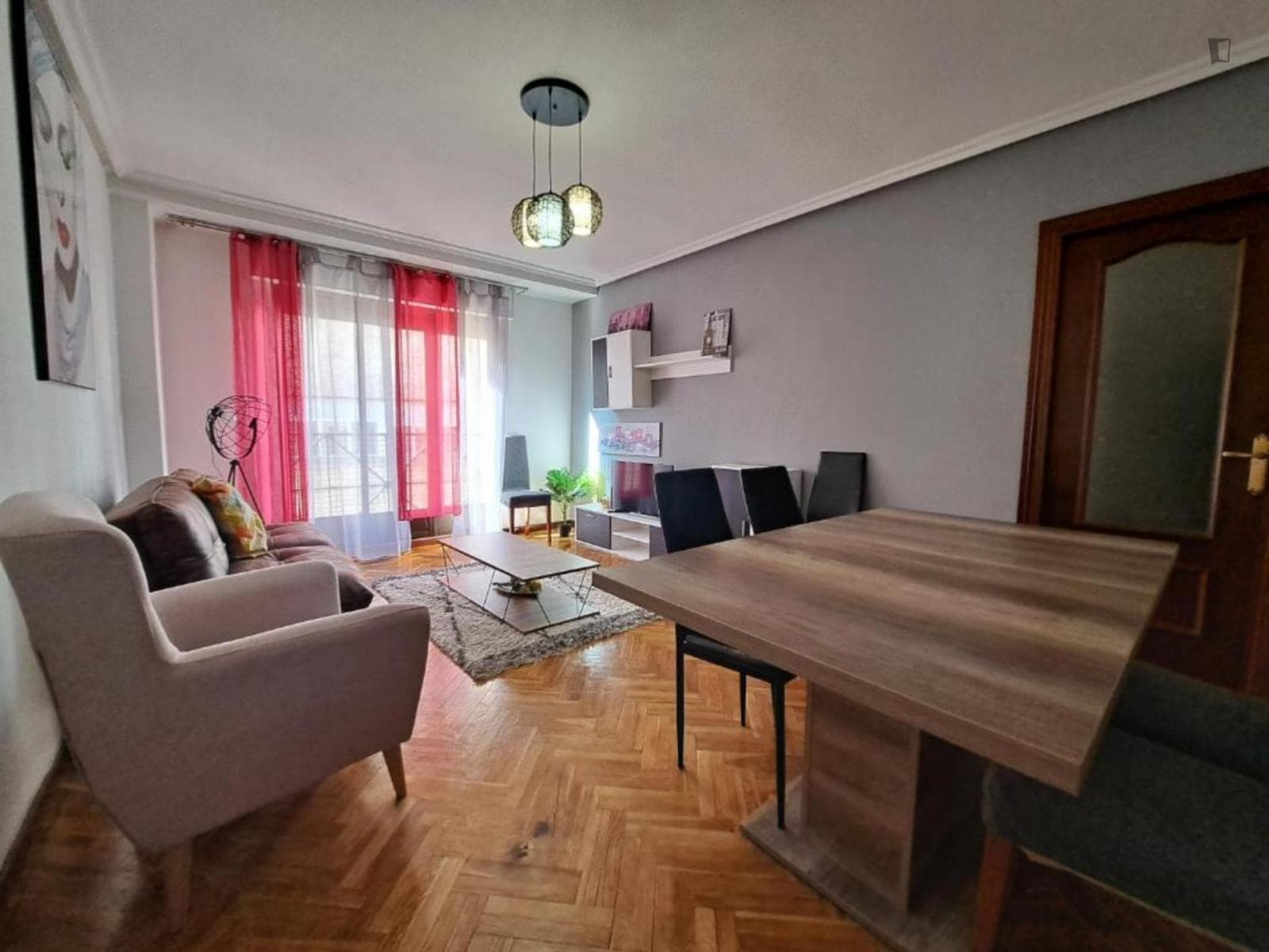 Spacious 3-bedrooms apartment in Salamanca close to Parque de los Jesuitas with Parking photo 1