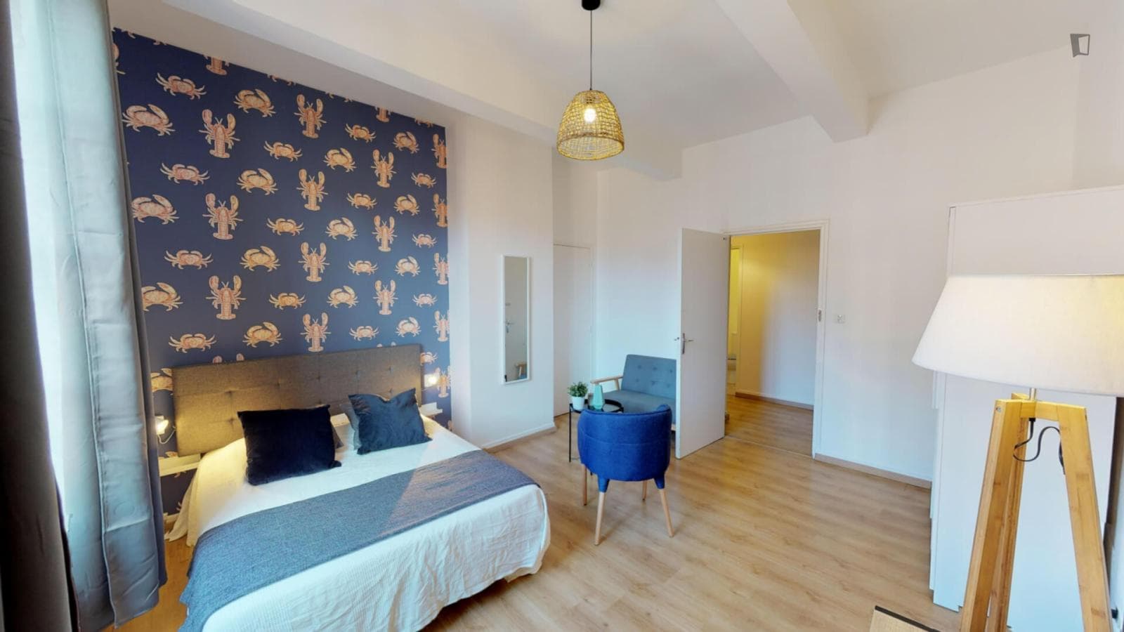 Stylish double bedroom near Carmes metro station photo 1