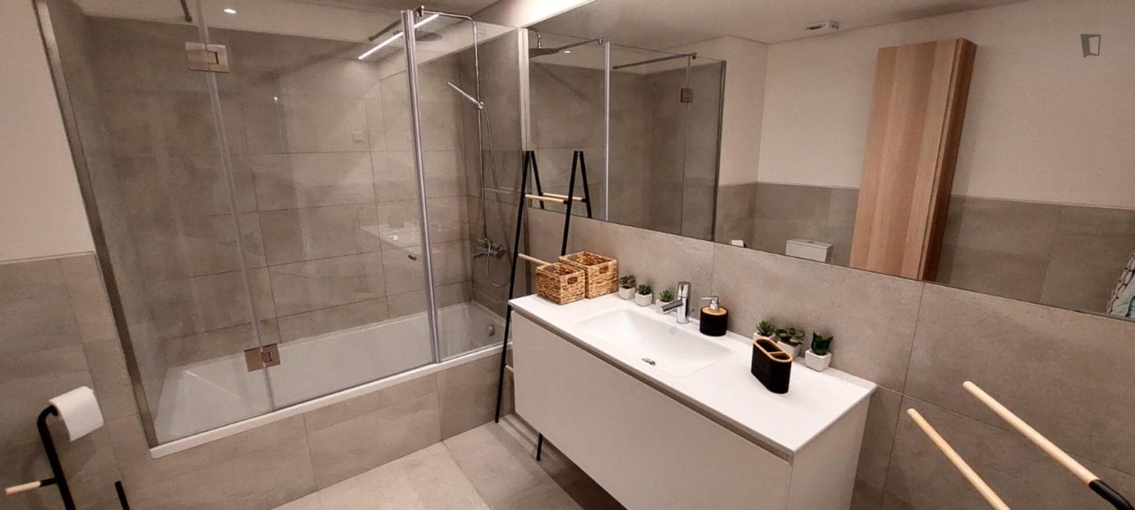 Charming 1-bedroom flat photo 1