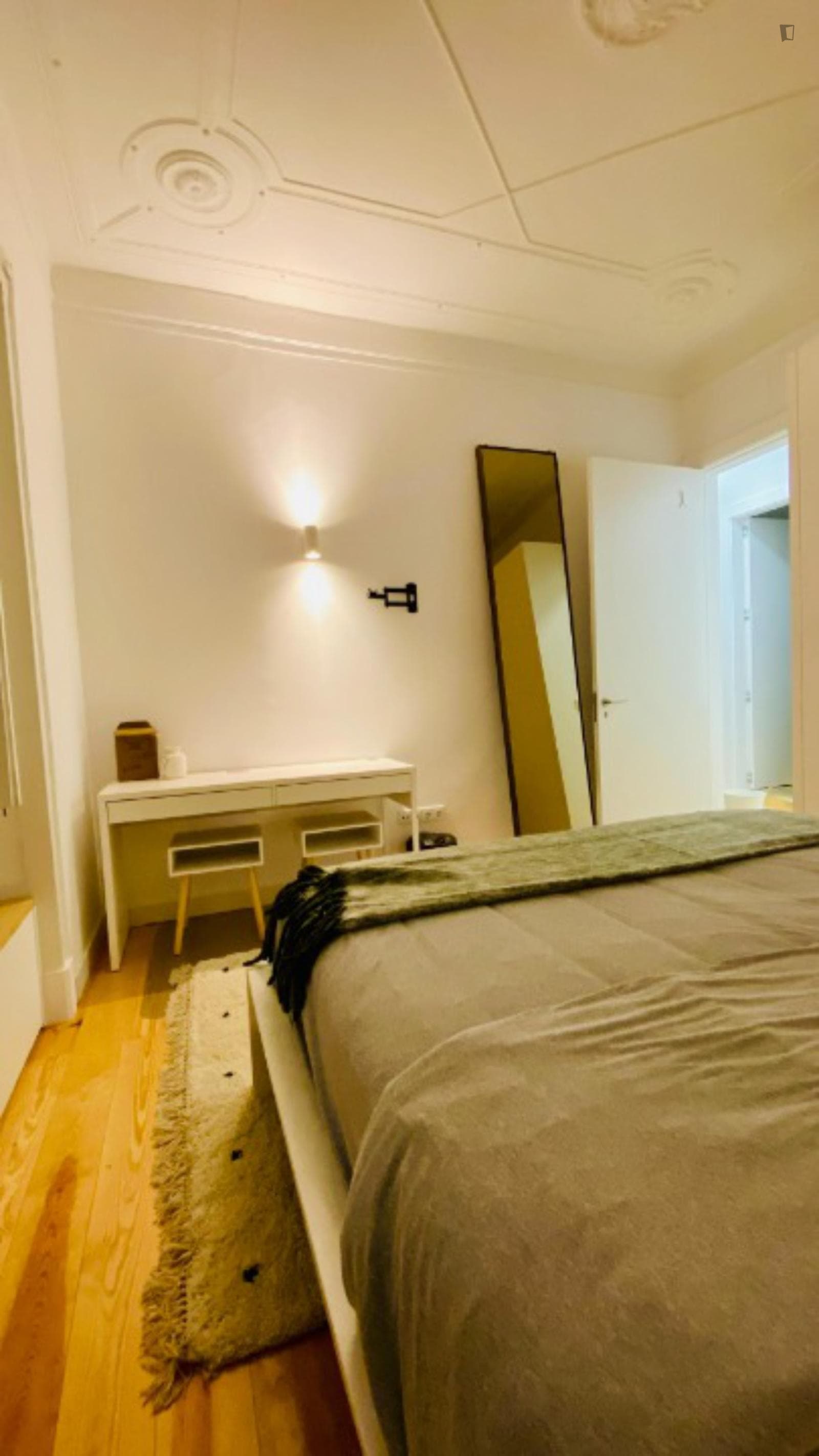 Lovely double bedroom w/ private bathroom in Arroios photo 1