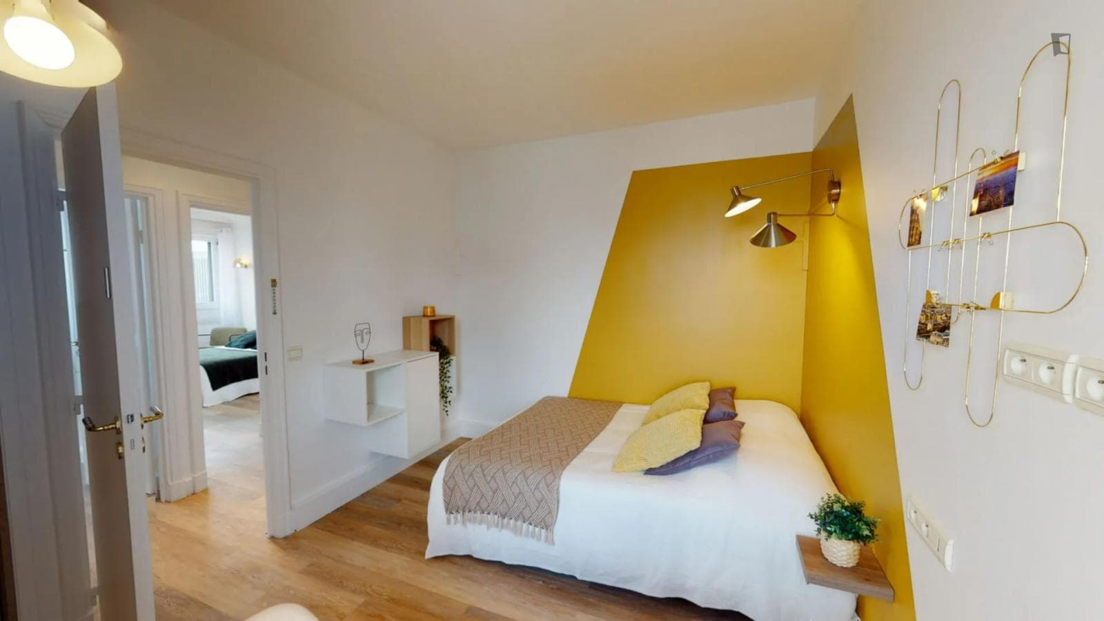 Bright double bedroom in Courbevoie photo 1
