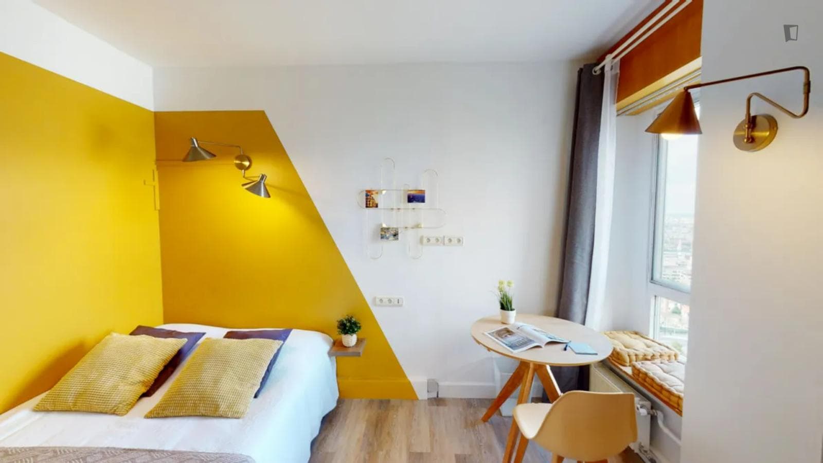 Property photo thumbnail