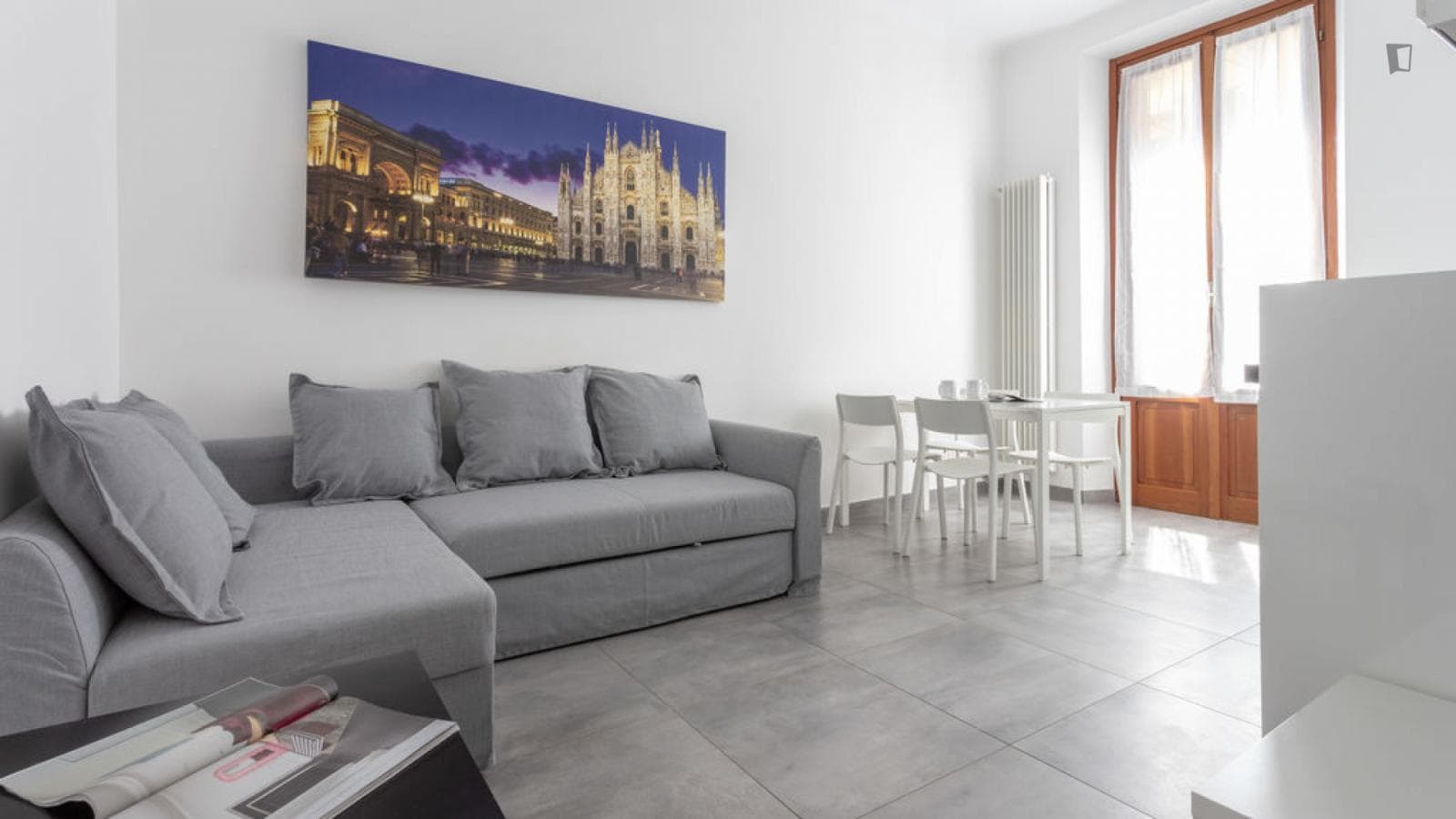 Cosy 1-bedroom apartment close to Milano Romolo Rail Station photo 1
