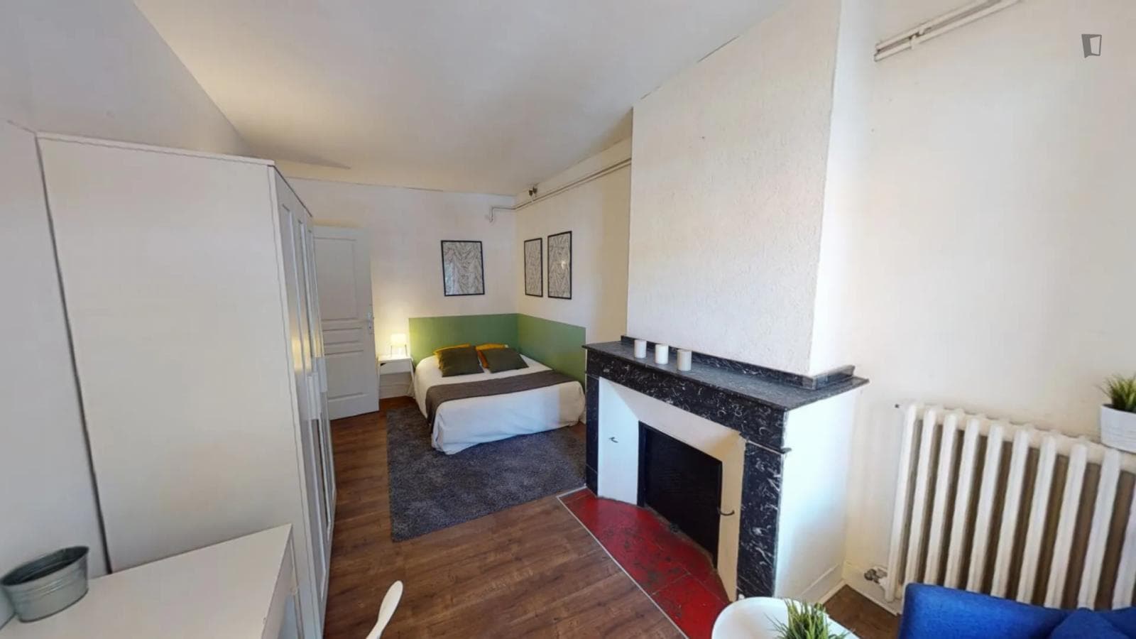 Comfortable double bedroom in Les Chalets photo 1