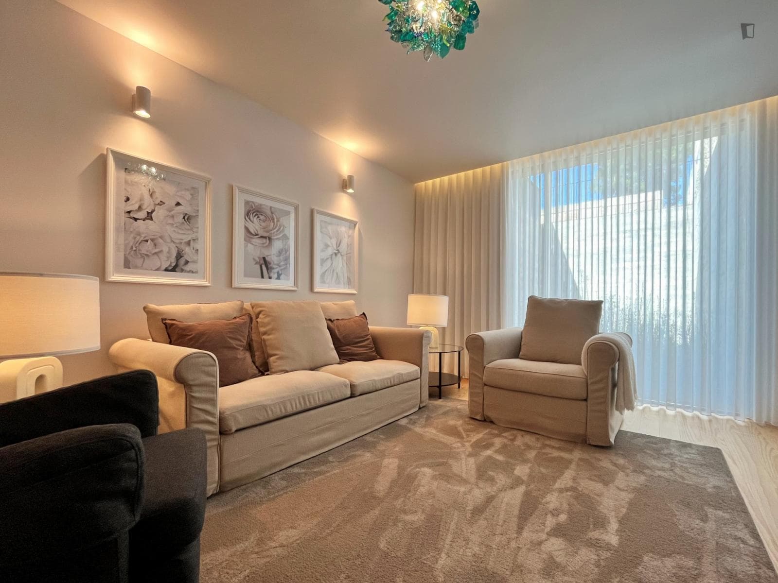 Snug 2-bedroom apartment with outdoor area close to Aliados metro station photo 1