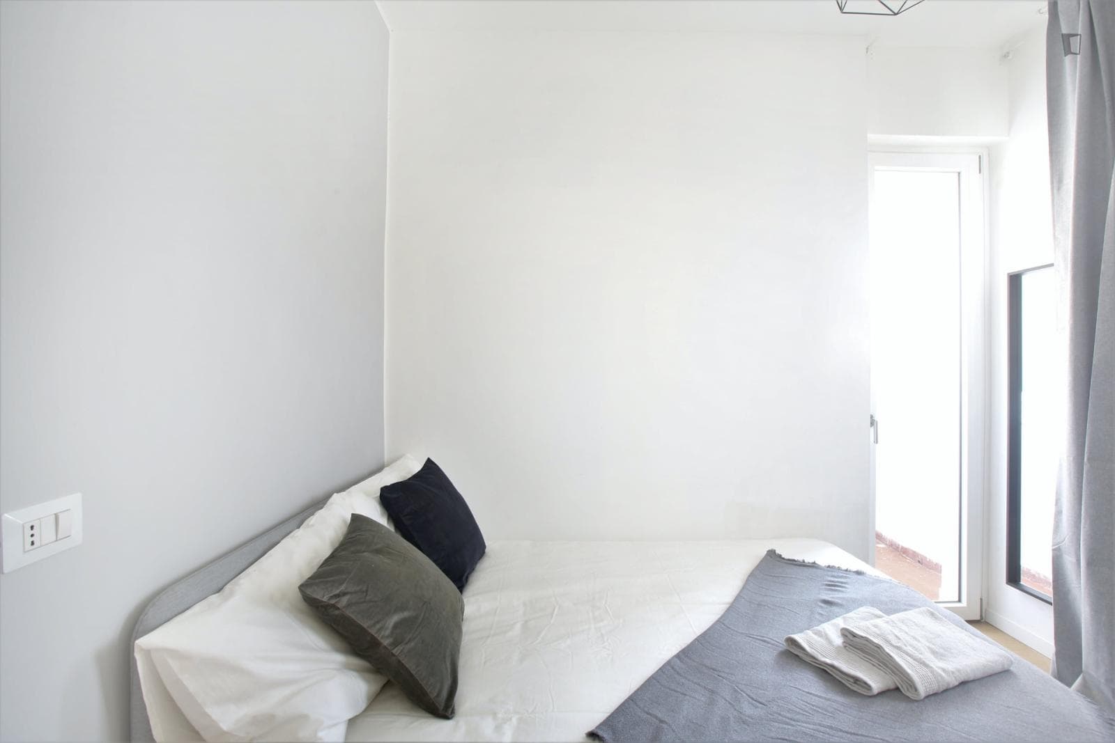 Neat double bedroom close to San Siro Stadium photo 1