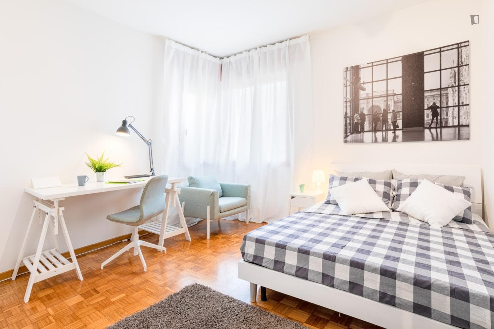 Inviting double bedroom in a 7-bedroom flat close to Campo Marzio photo 1