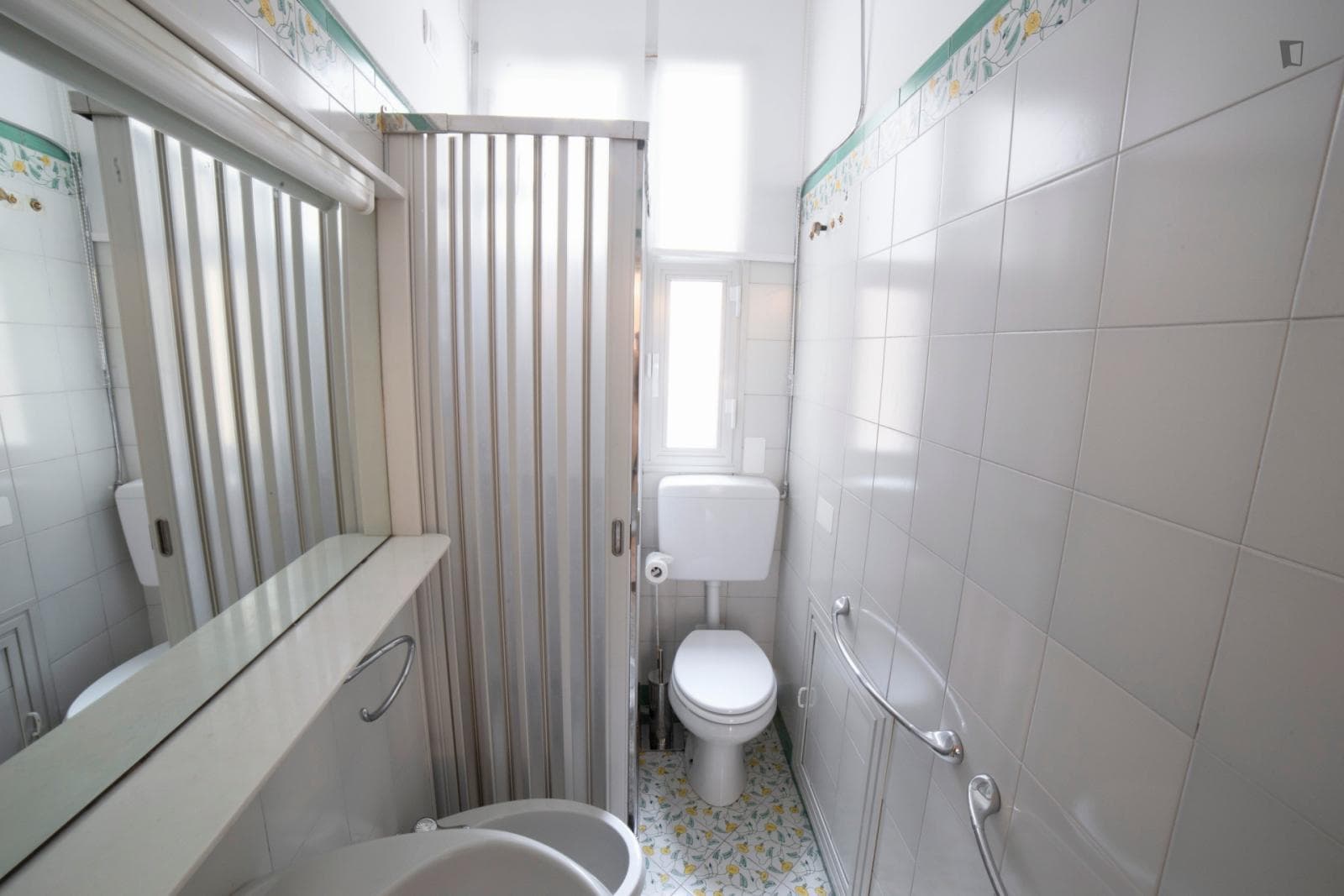 Bright 2-bedroom apartment close to Rialto Mercato boat terminal photo 1
