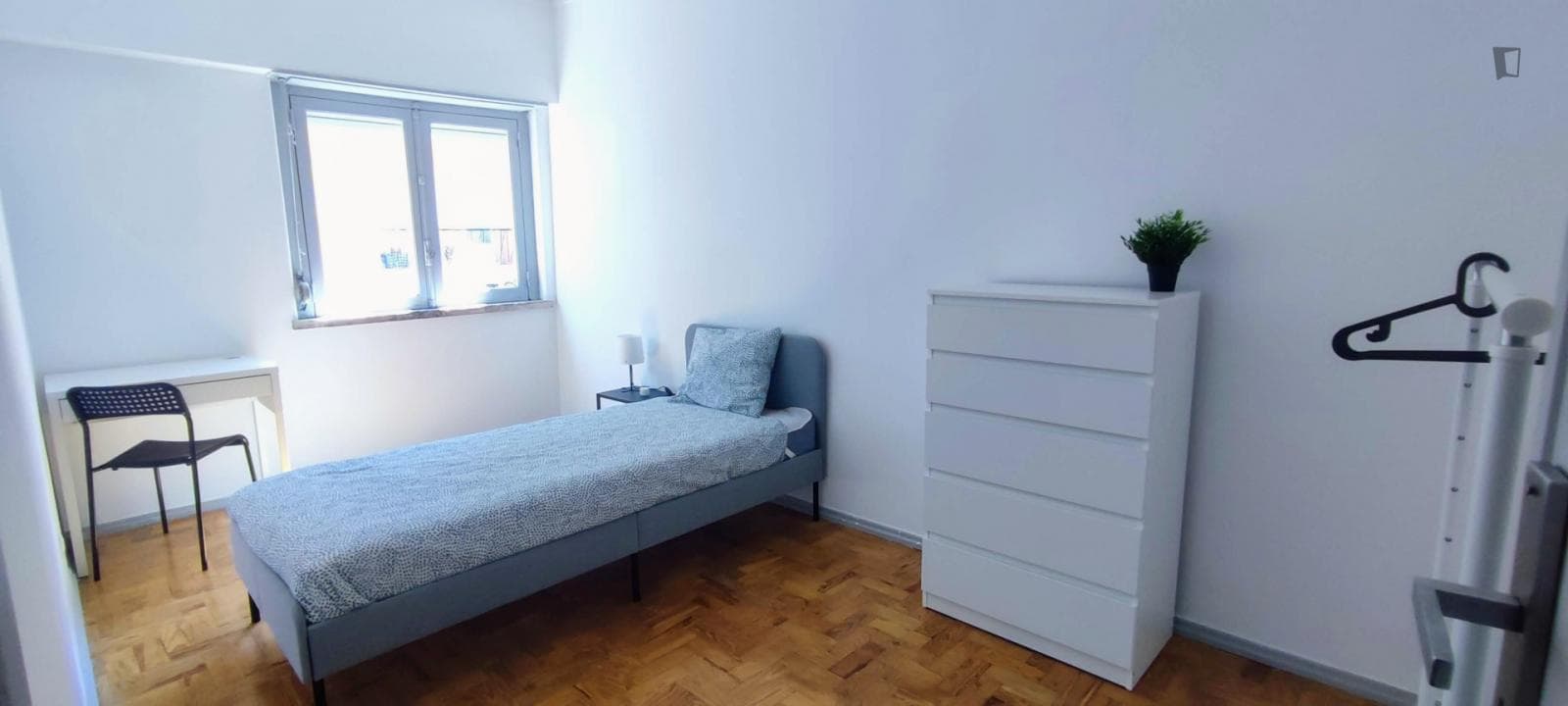 Neat single bedroom 15 min from University of Lisbon, NOVA, ISCTE photo 1