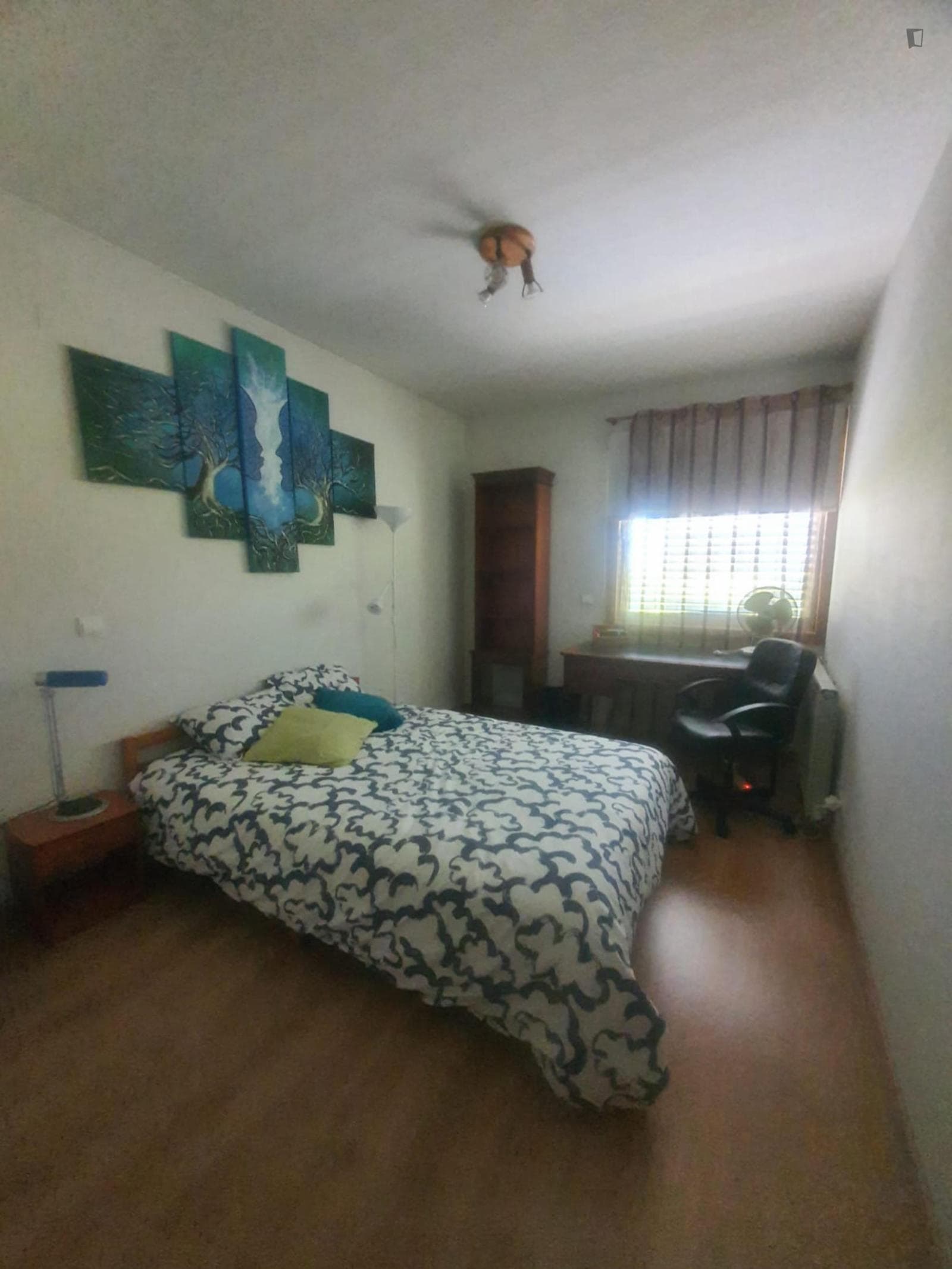Cosy double bedroom next to Moscavide train station photo 1