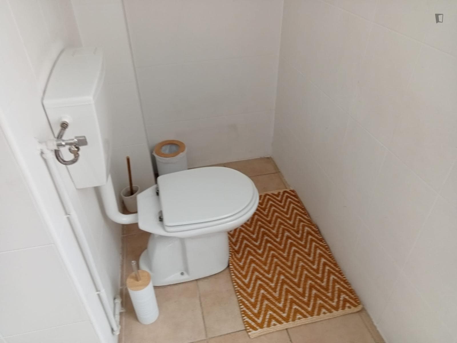 Very nice single bedroom close to Faculdade de Medicina photo 1