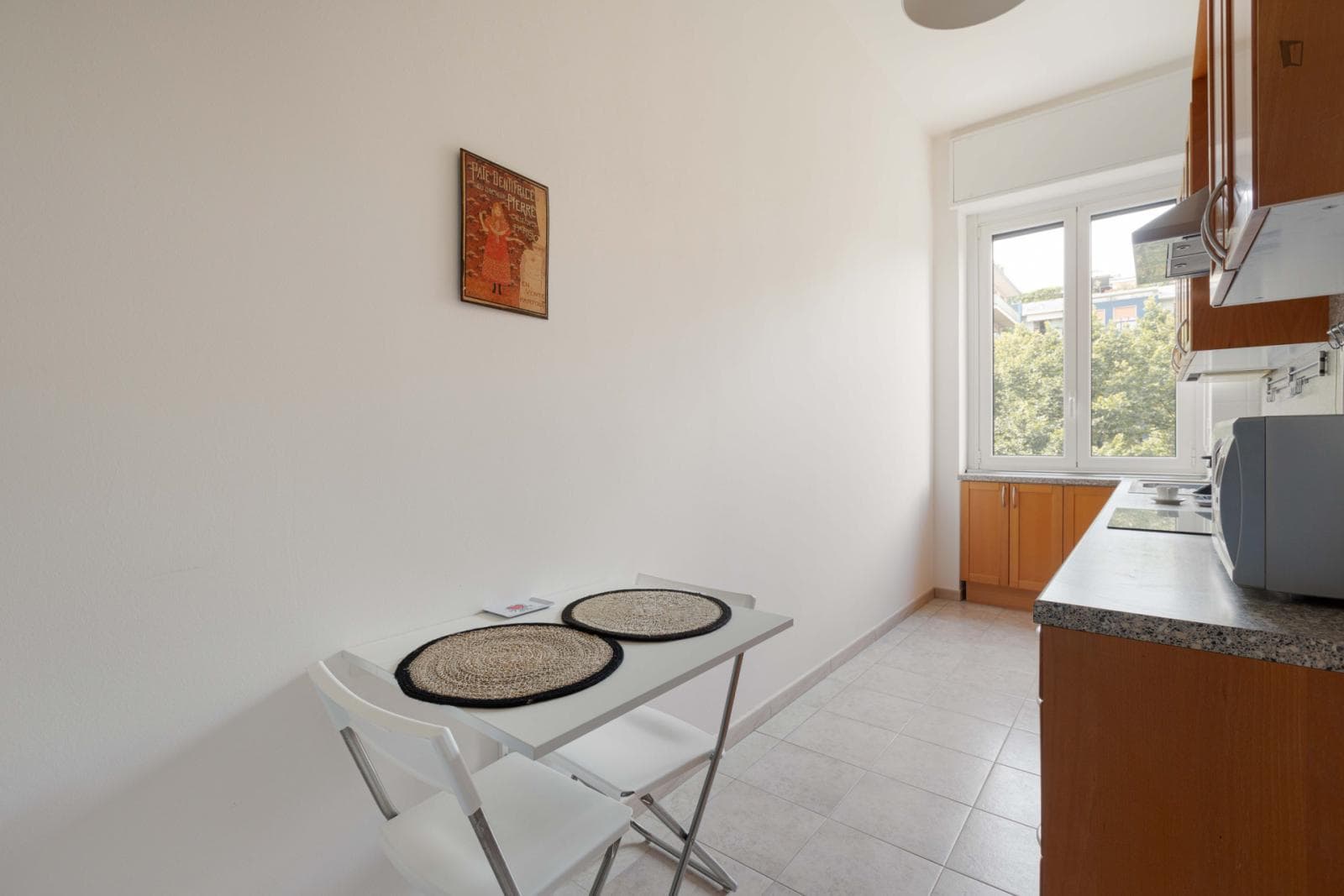 Bright 1-bedroom apartment in Porta Romana Lodi area photo 1