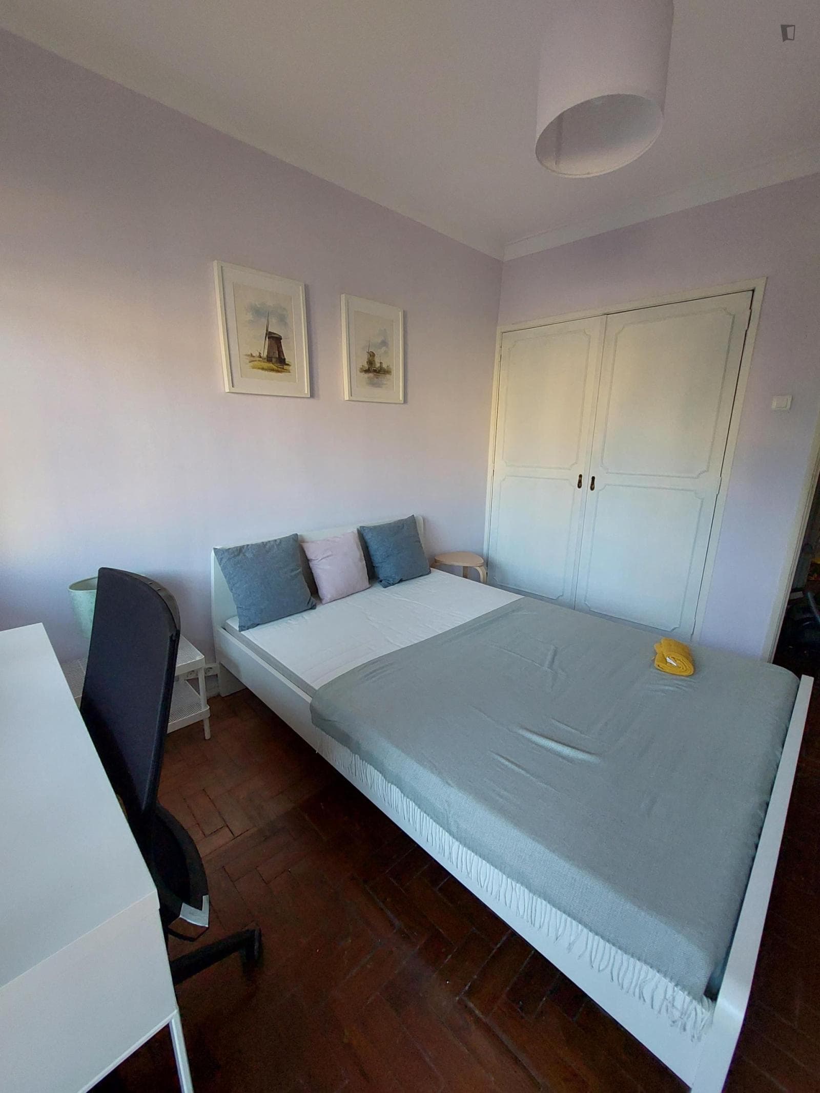 Inviting double bedroom 3min metro Pontinha photo 1